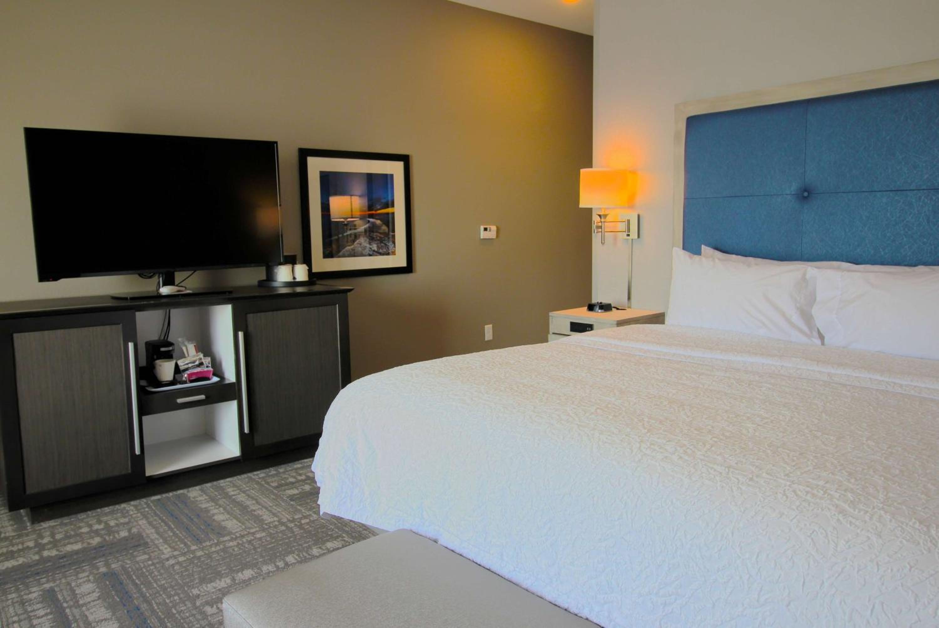 King Room - Hearing Access/Non-Smoking photo 2