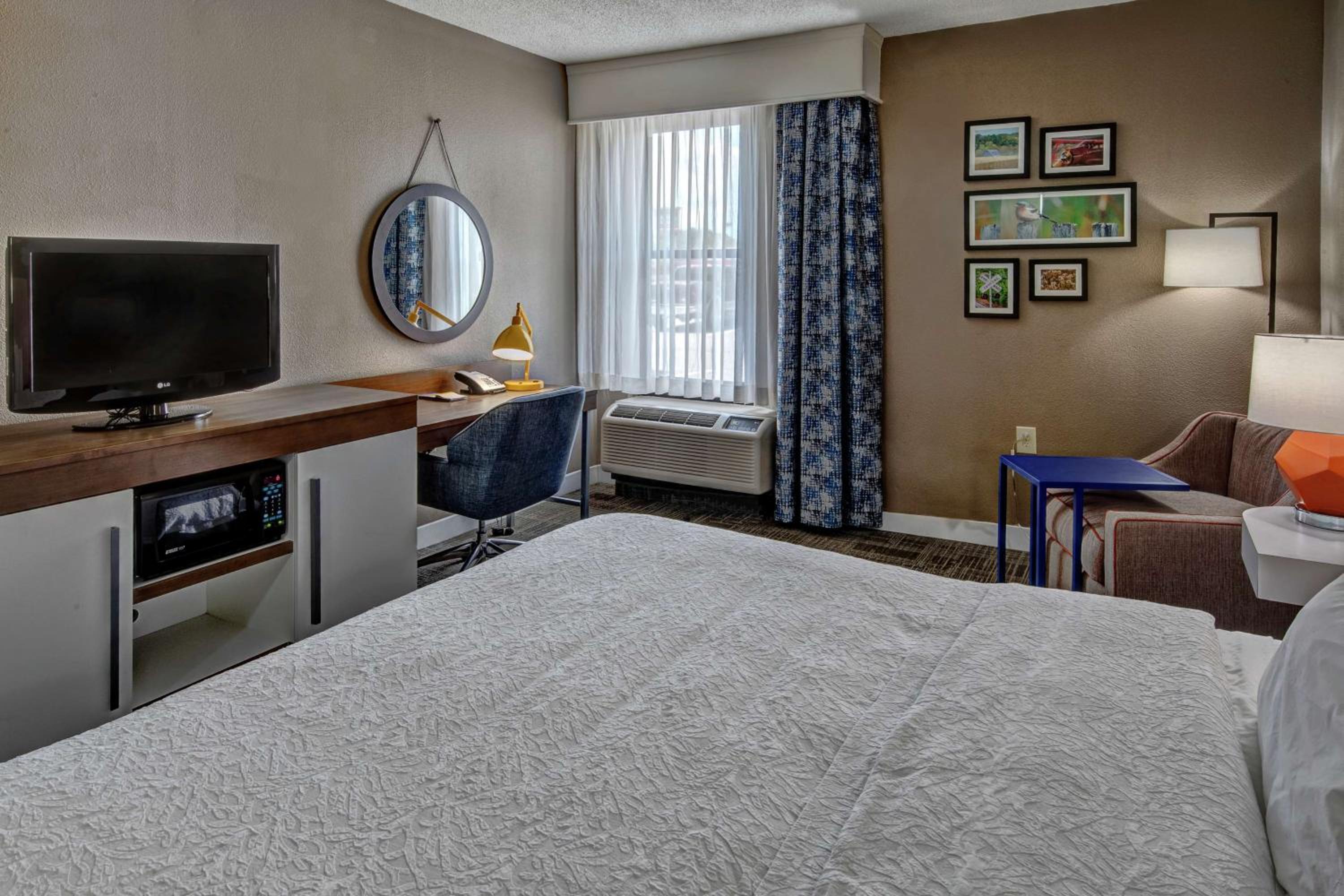 King Room - Mobility Access/Non-Smoking - Photo 5