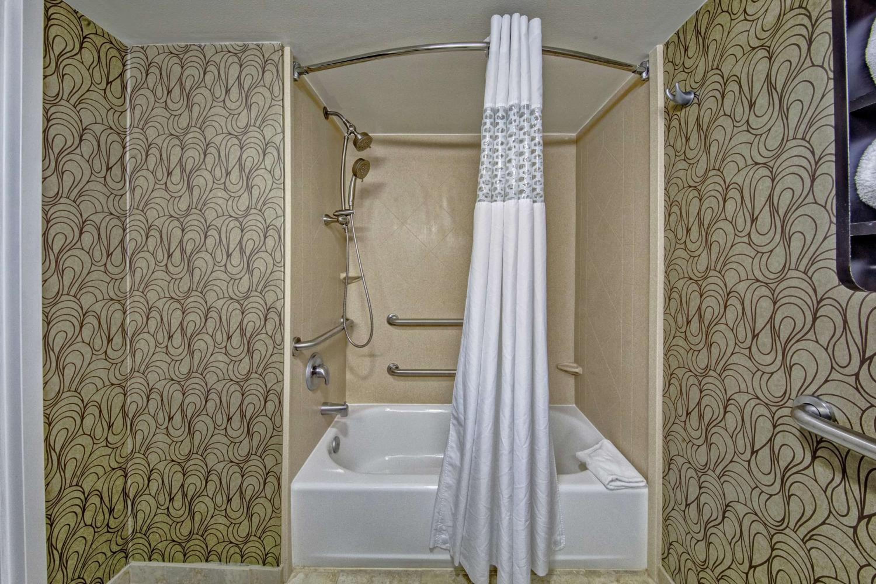 King Room - Mobility Access/Non-Smoking - Photo 4