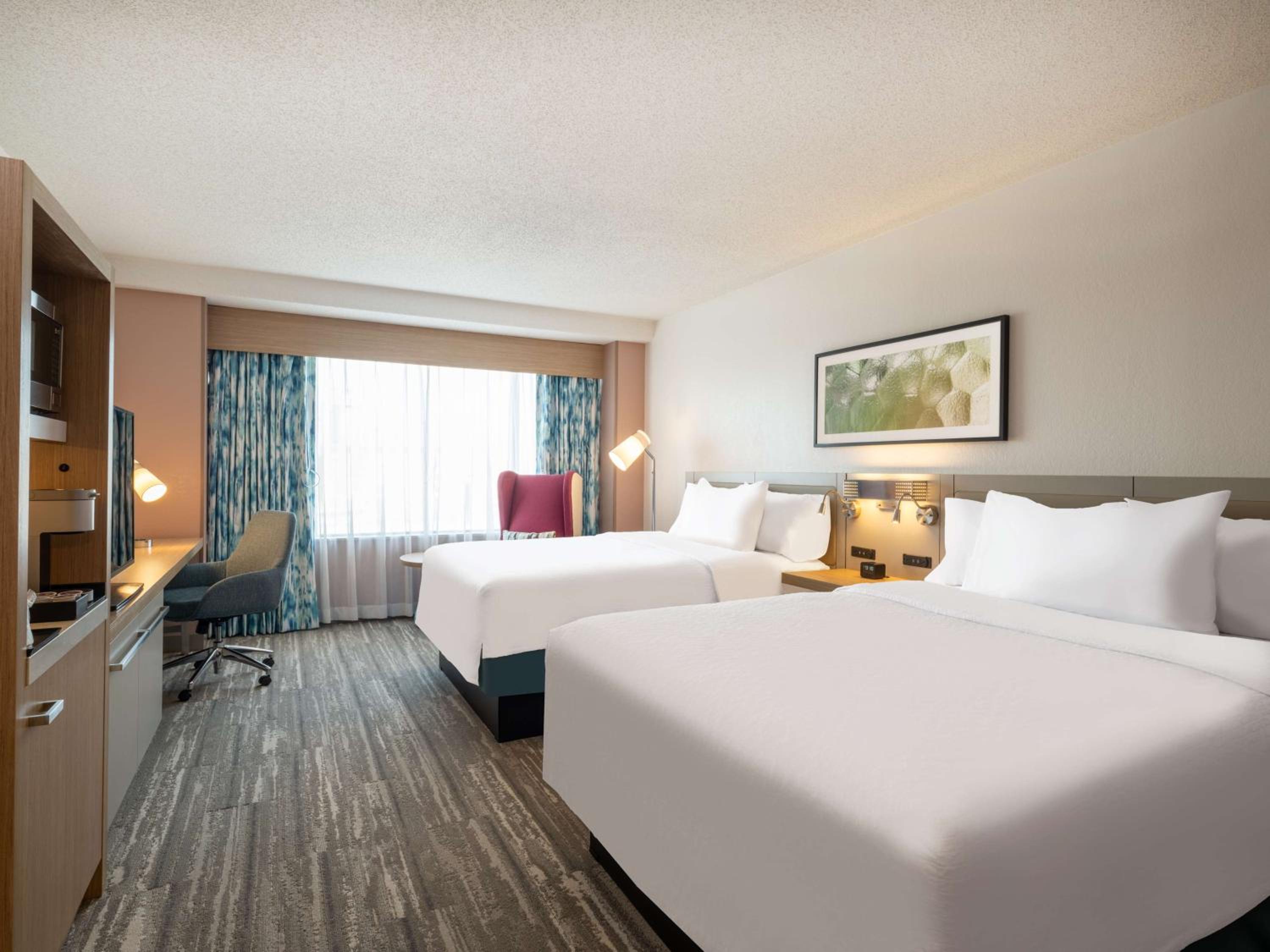 Queen Room with Two Queen Beds - Photo 3