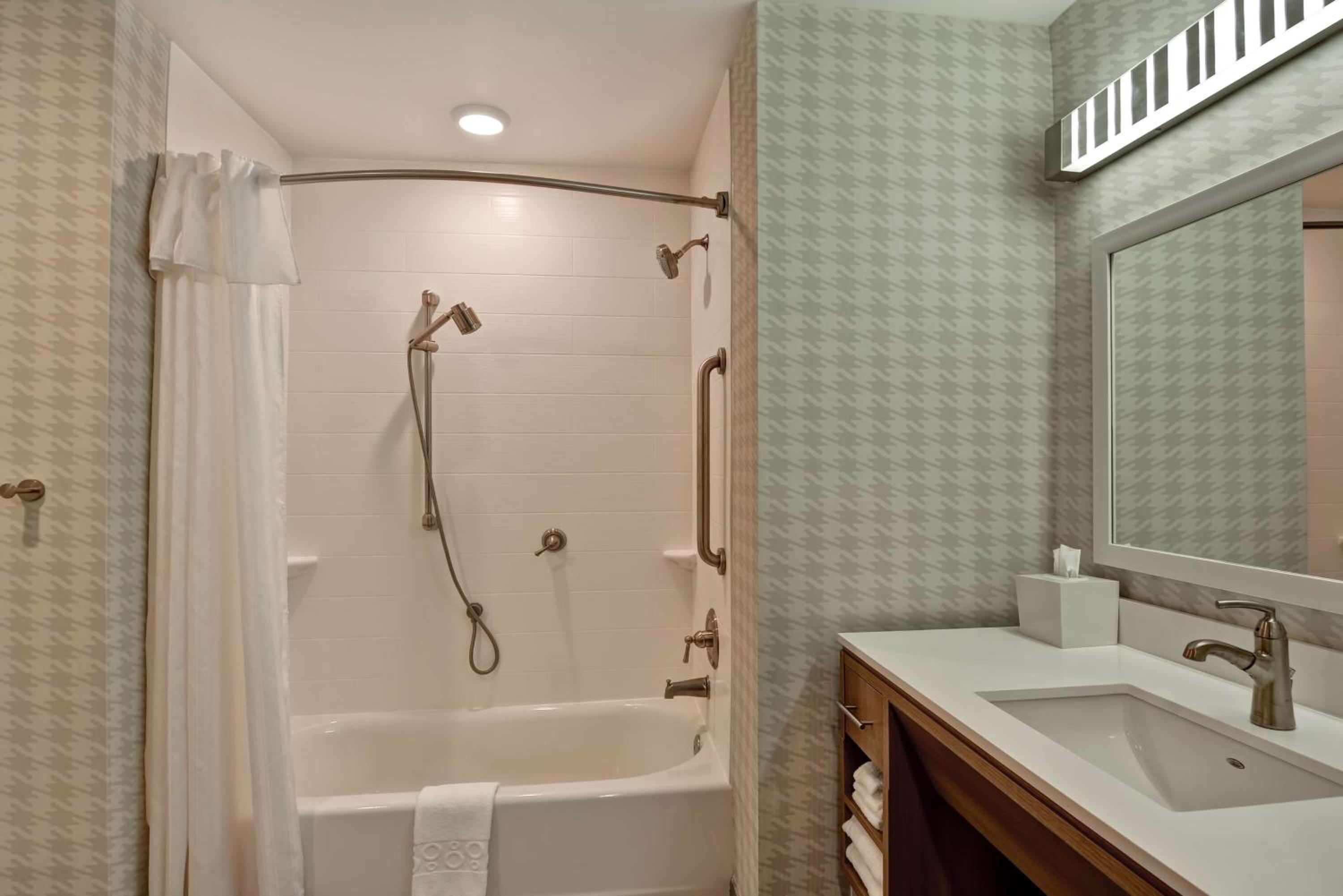 King Studio Suite - Hearing Access/Non-Smoking photo 2