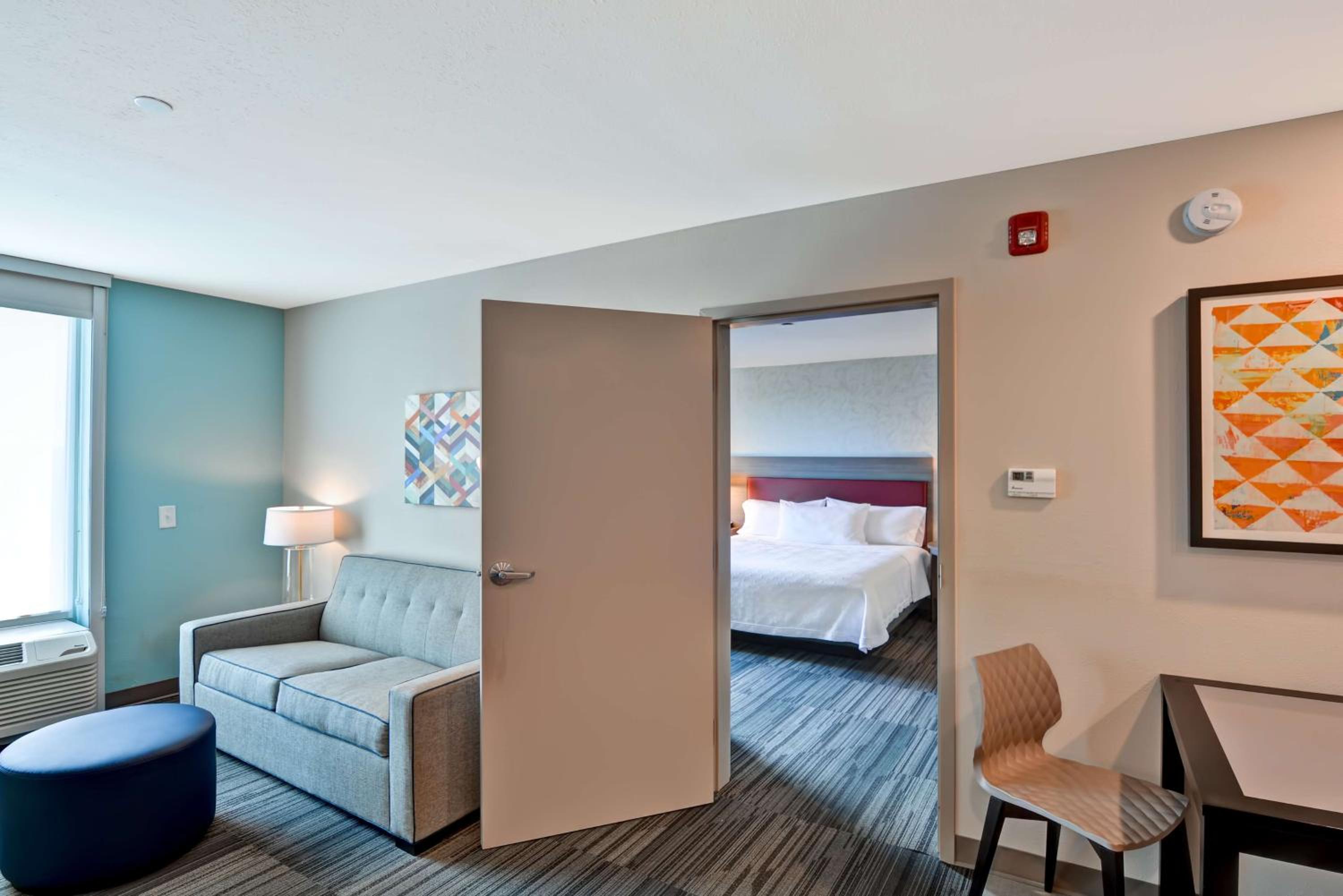 One-Bedroom King Suite - Non-Smoking photo 2