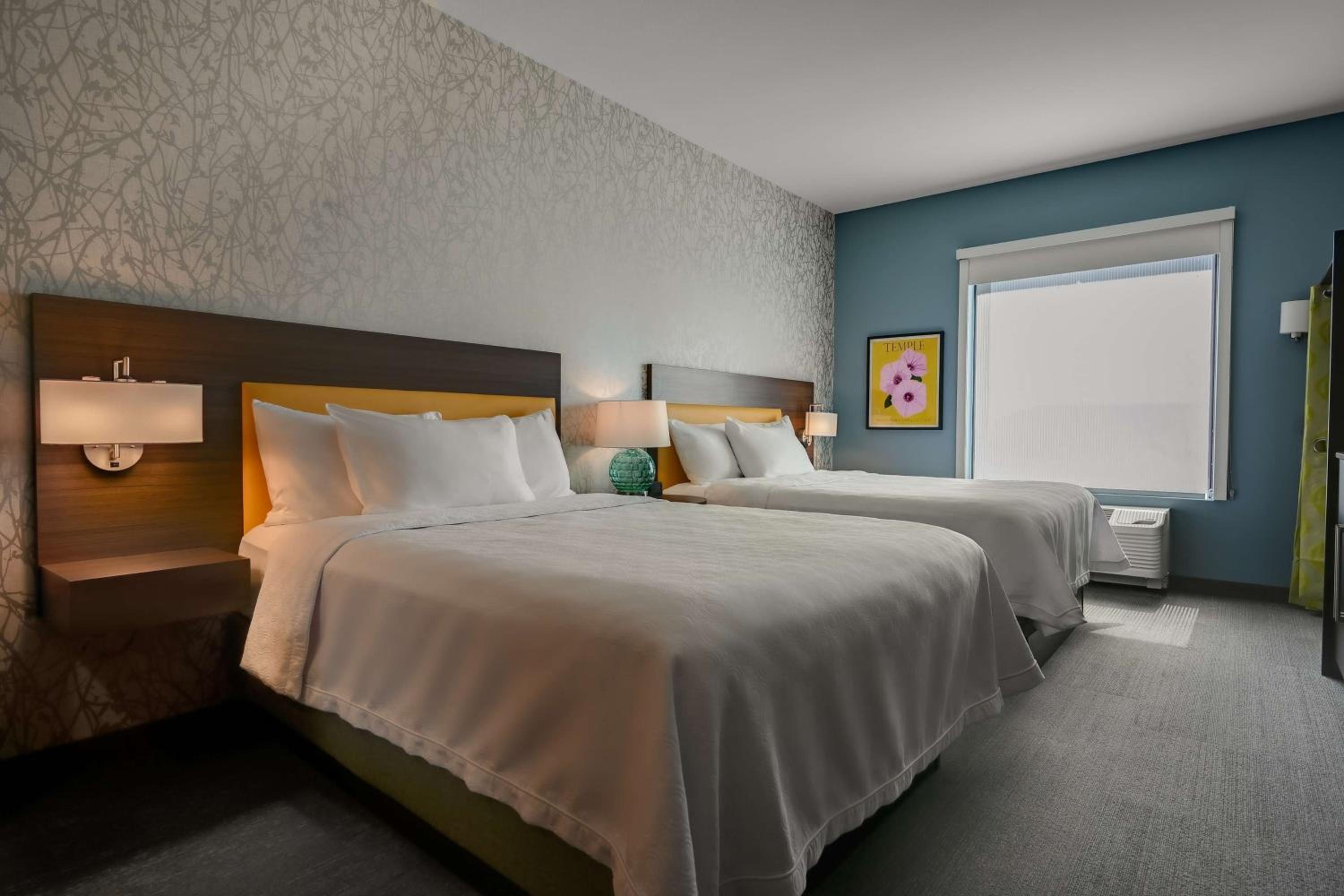 Queen Studio with Two Queen Beds - Non-Smoking - Photo 7