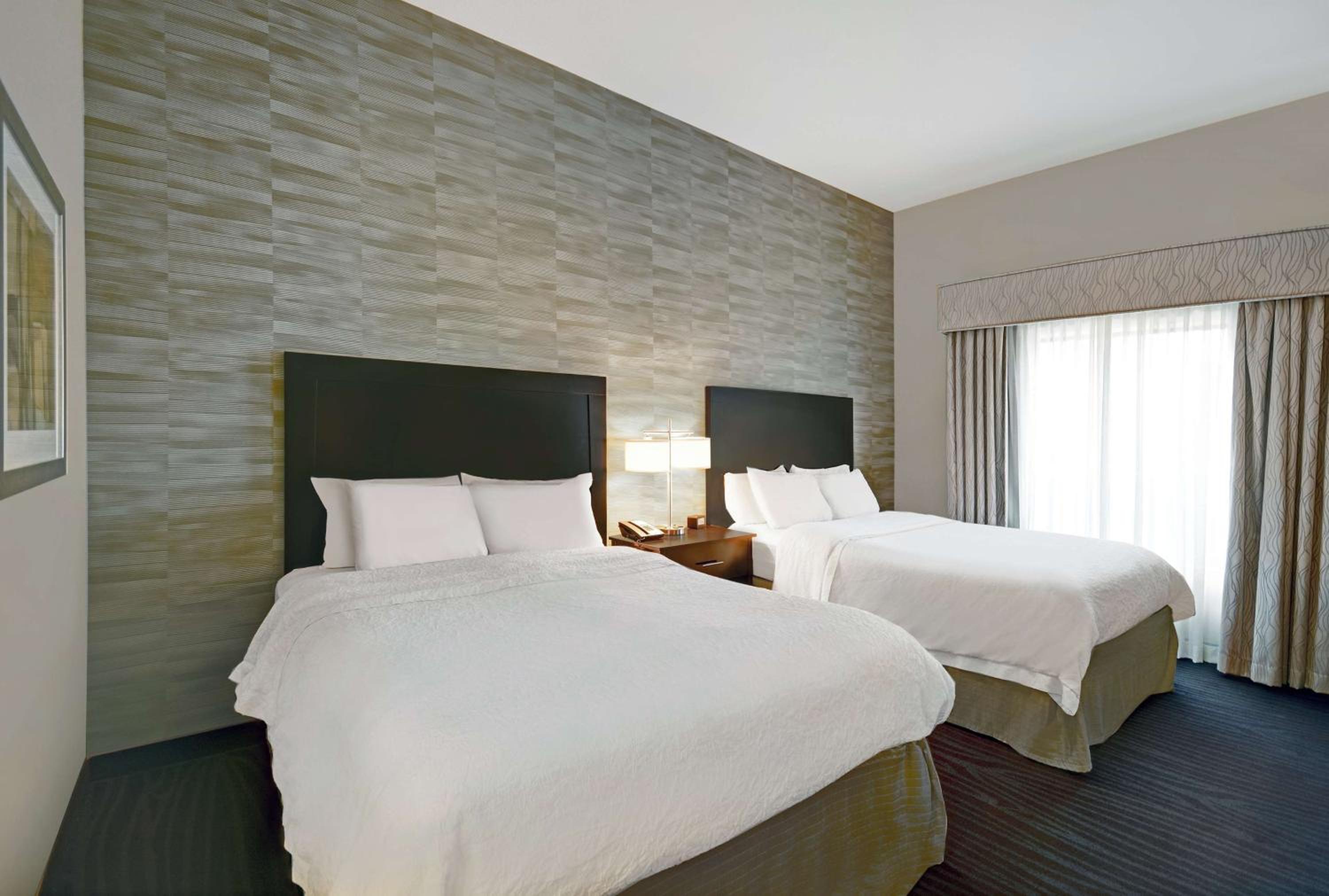 Queen Room with Two Queen Beds photo 1