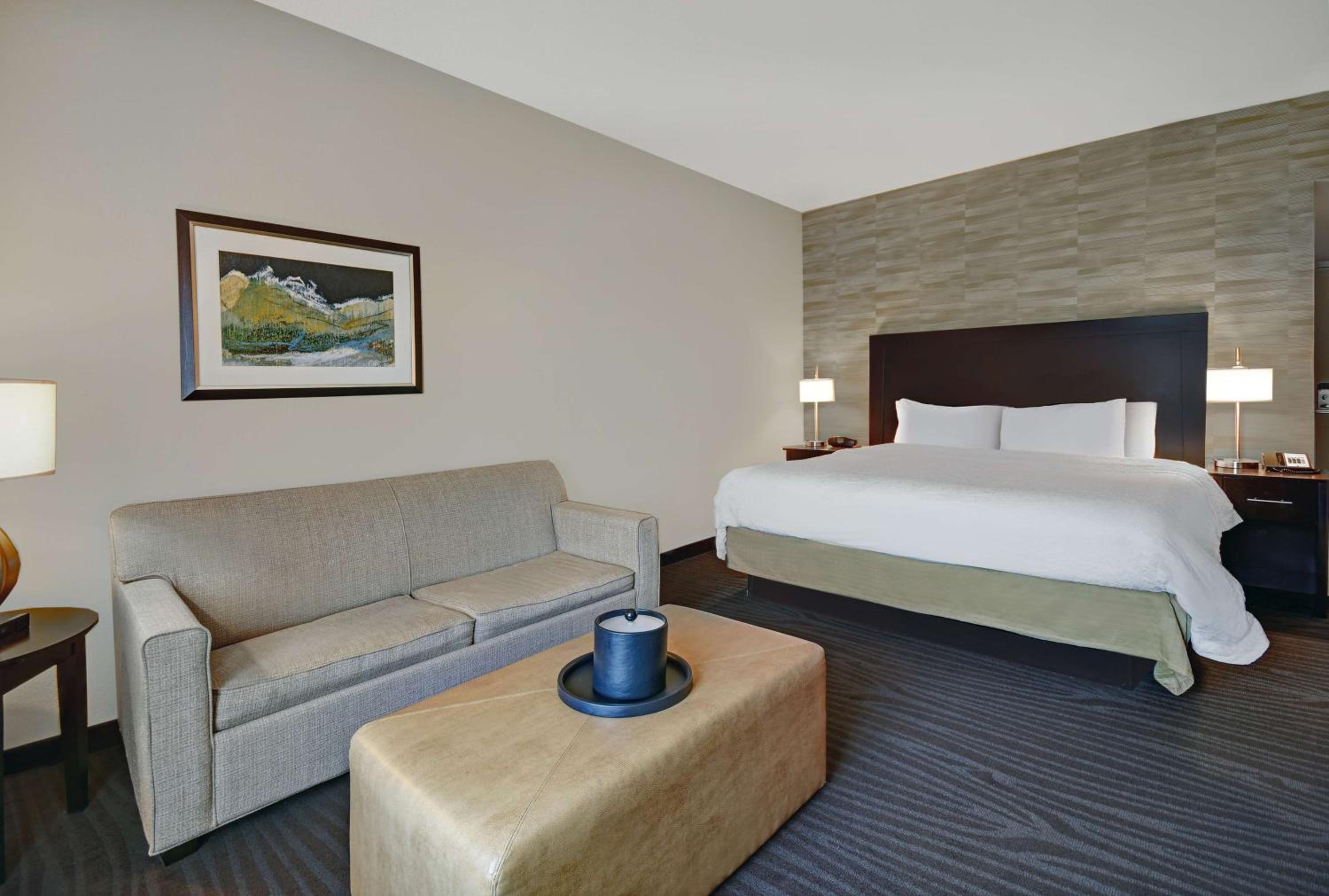 King Room with Sofa Bed photo 1