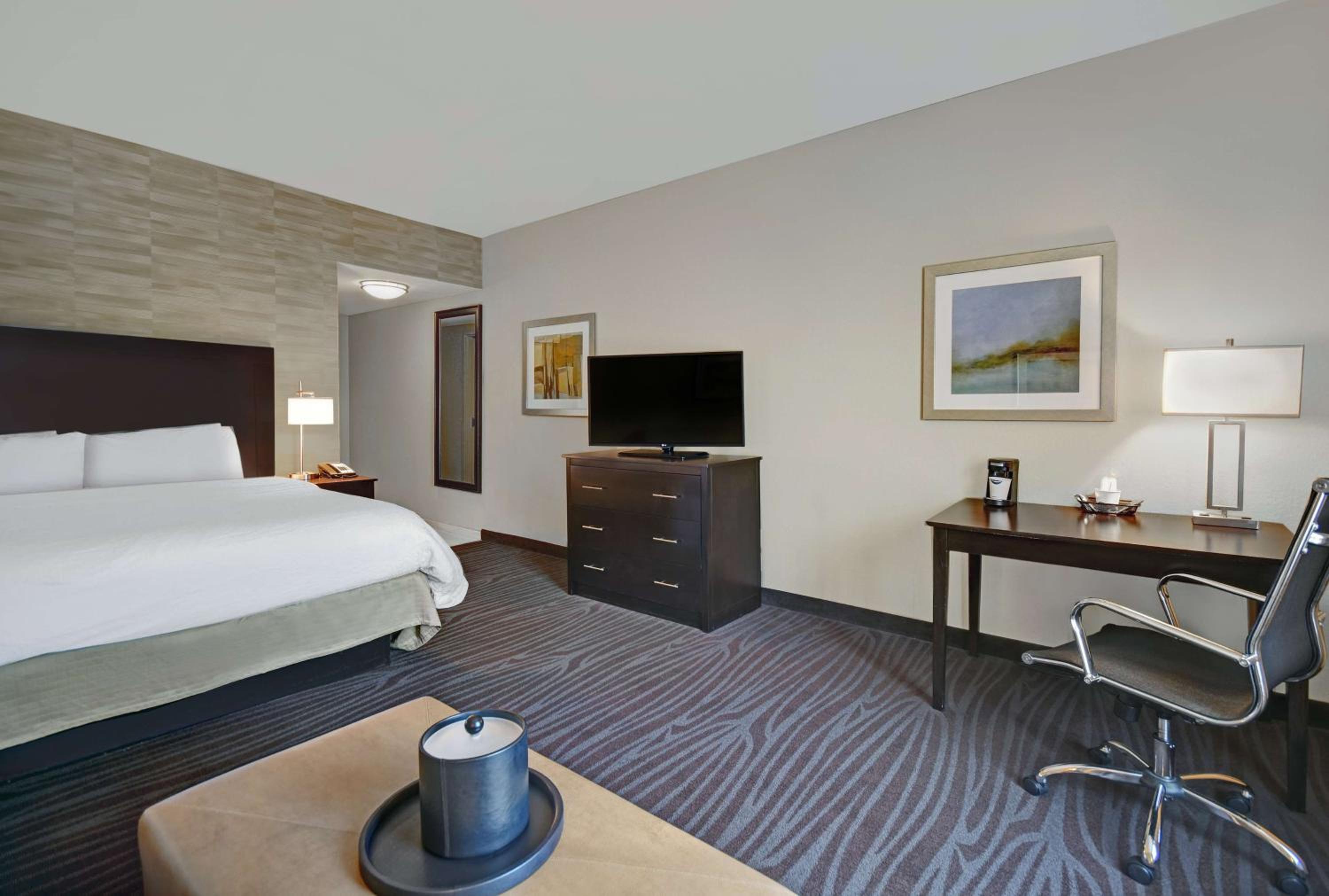King Room with Sofa Bed photo 3