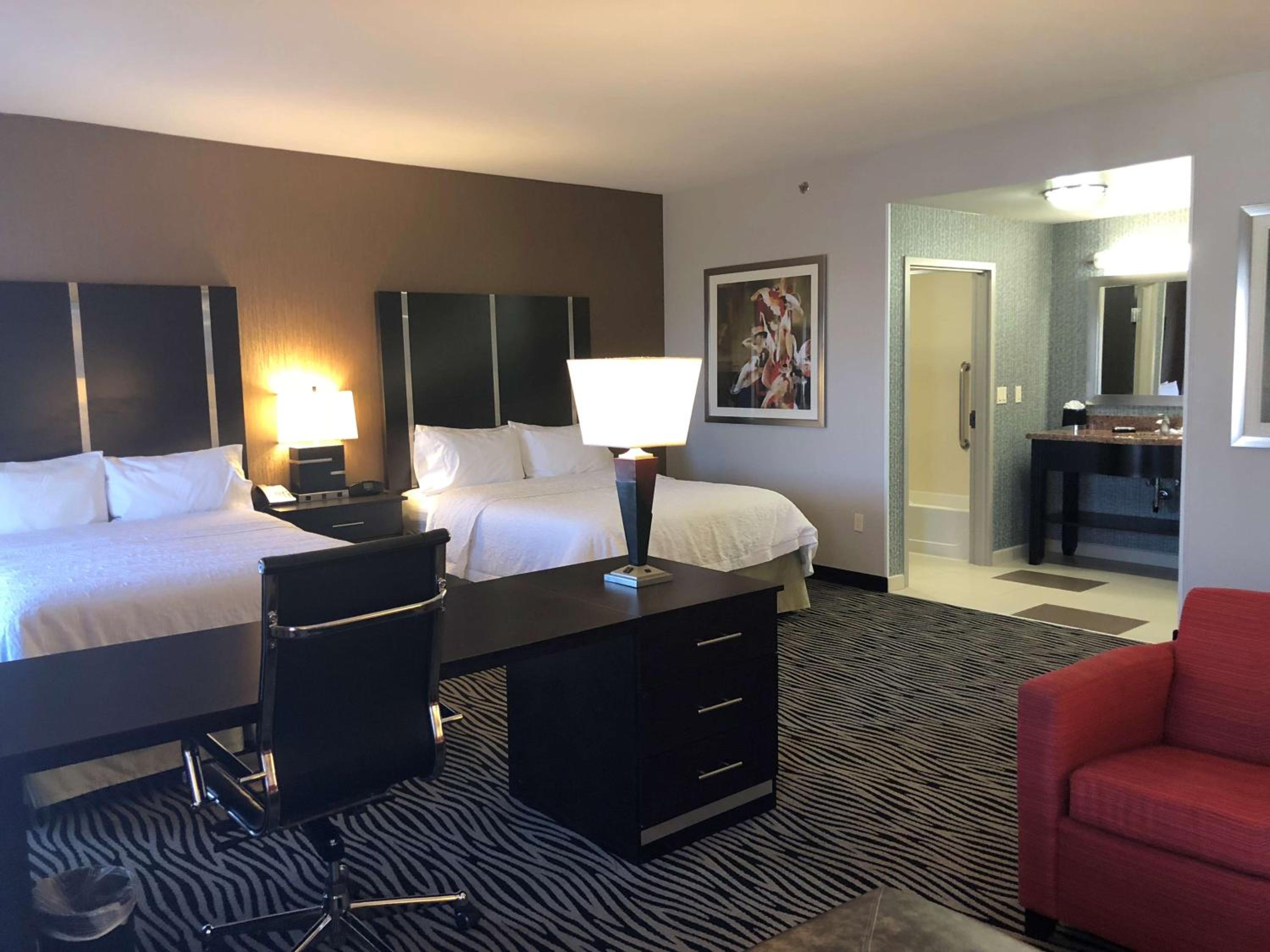 Queen Studio Suite with Two Queen Beds - Non-Smoking - Photo 1