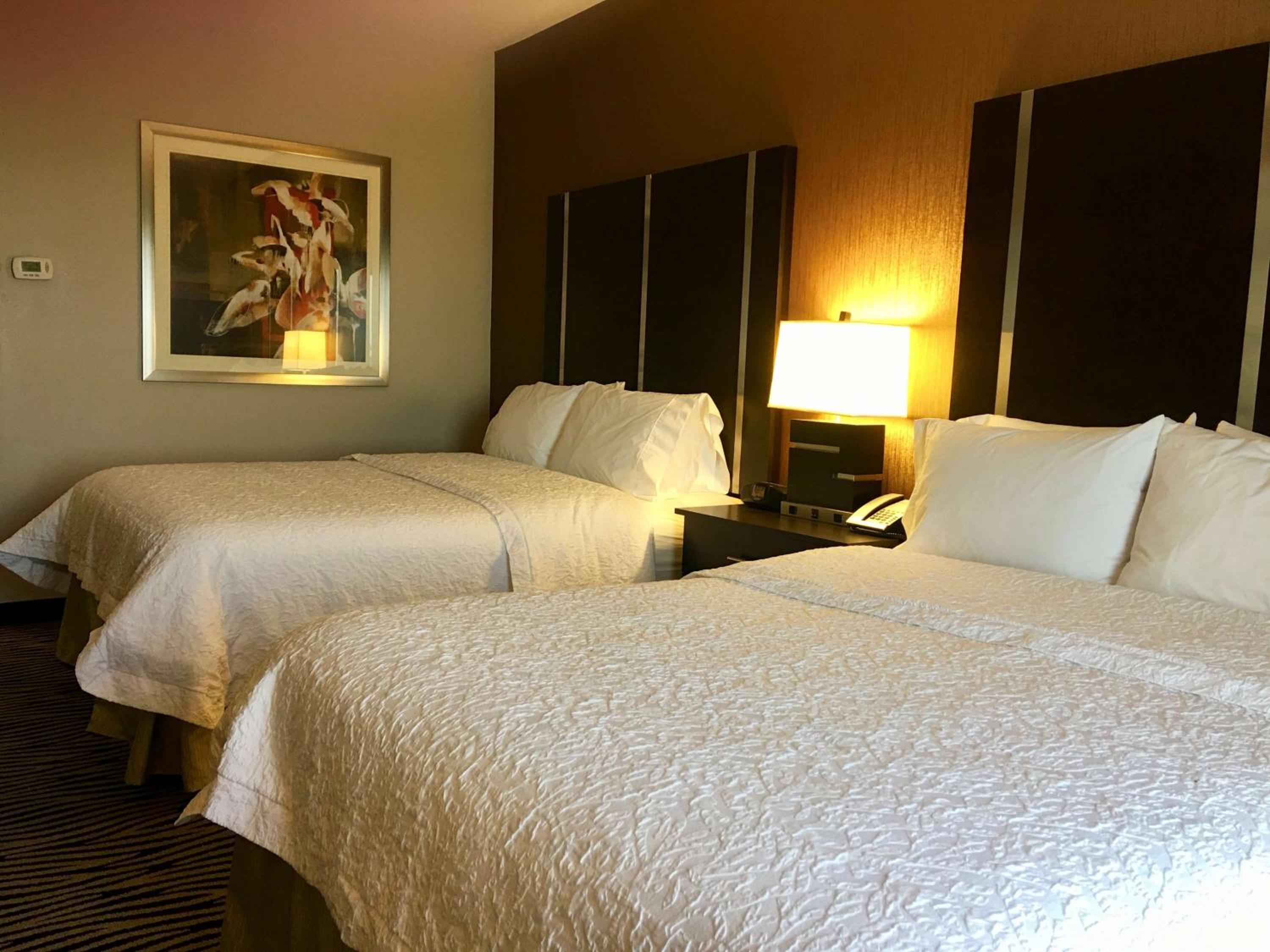 Room with Two Queen Beds - Non-Smoking - Photo 1