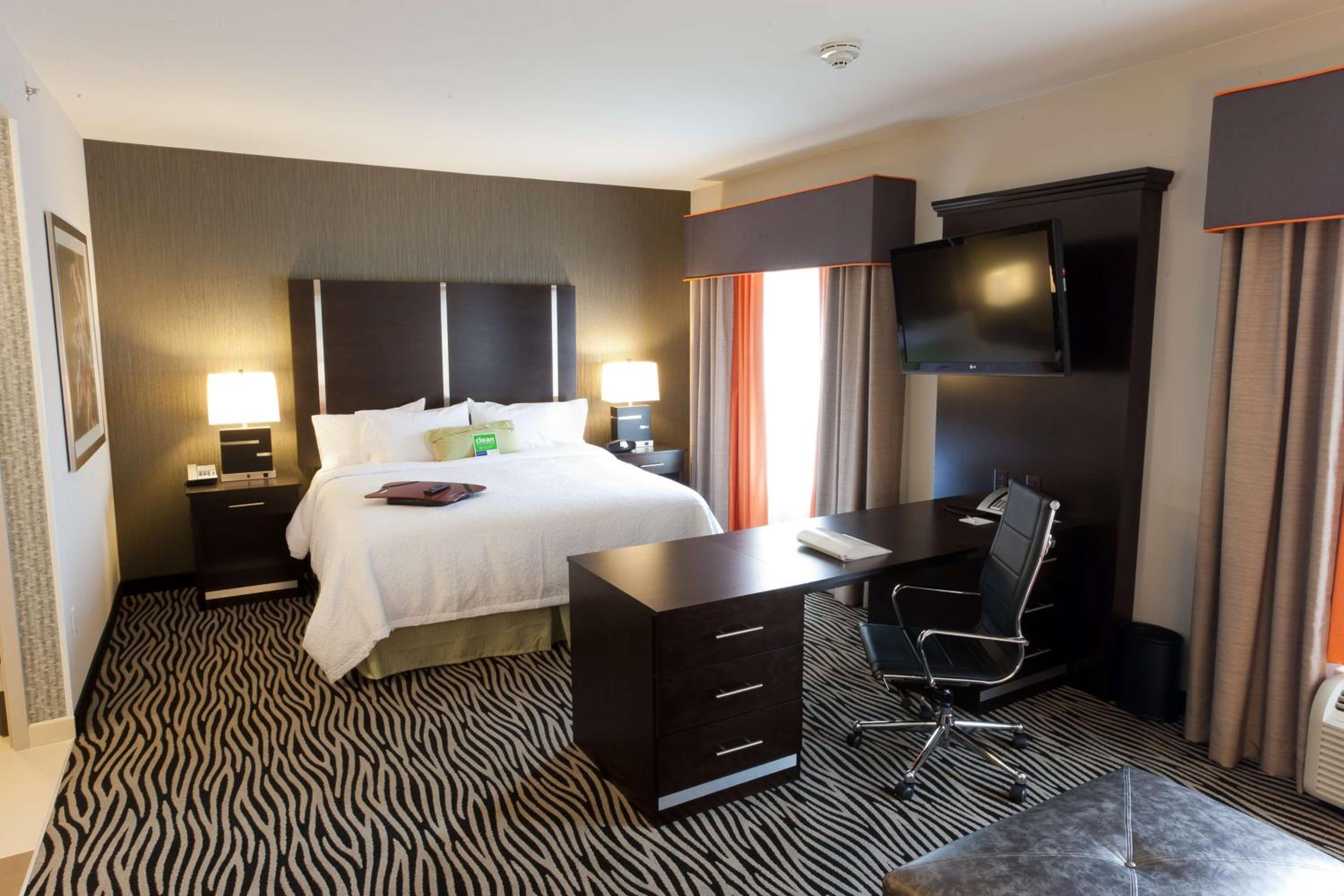 King Studio Suite - Non-Smoking - Photo 2