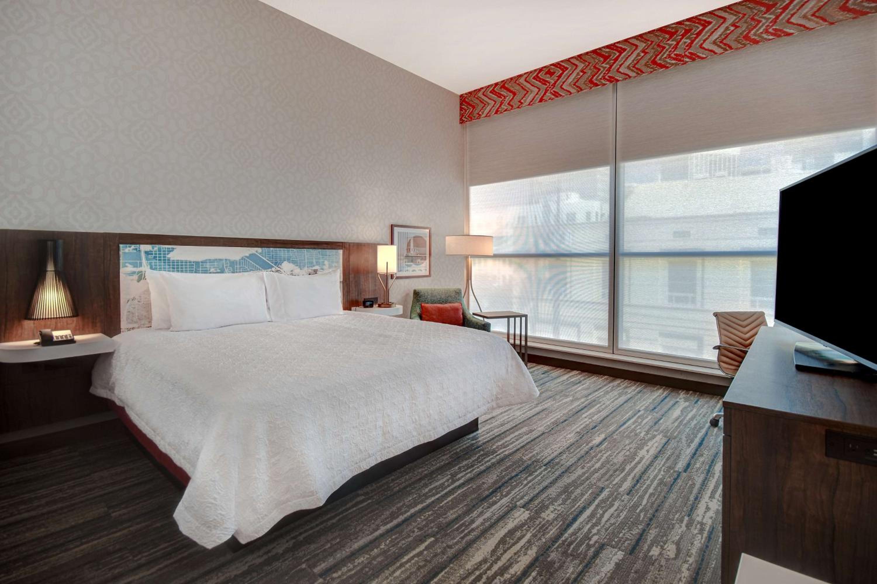 King Room with City View - Photo 5