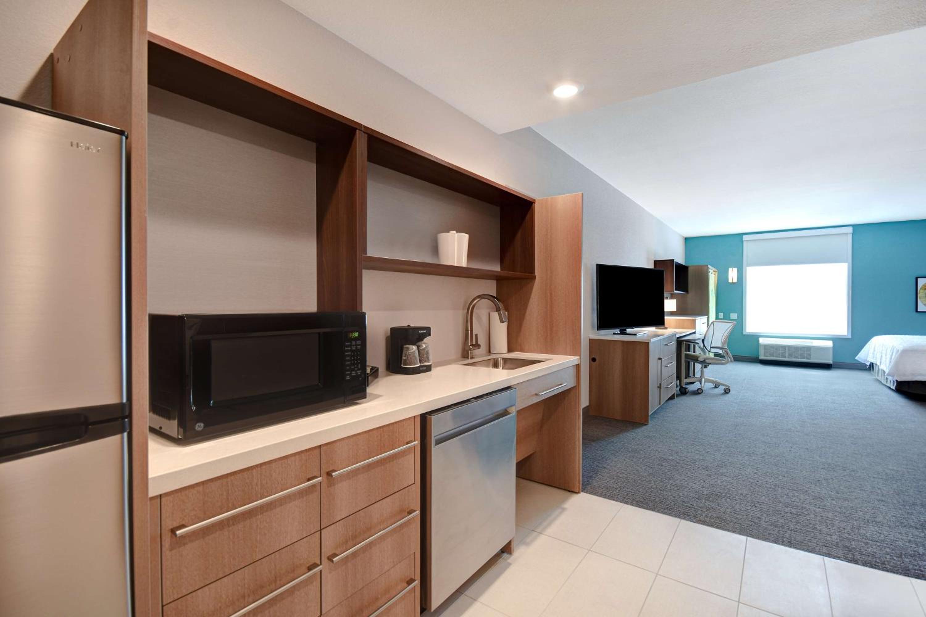 Studio Suite with Two Queen Beds - Hearing Access/Non-Smoking - Photo 4