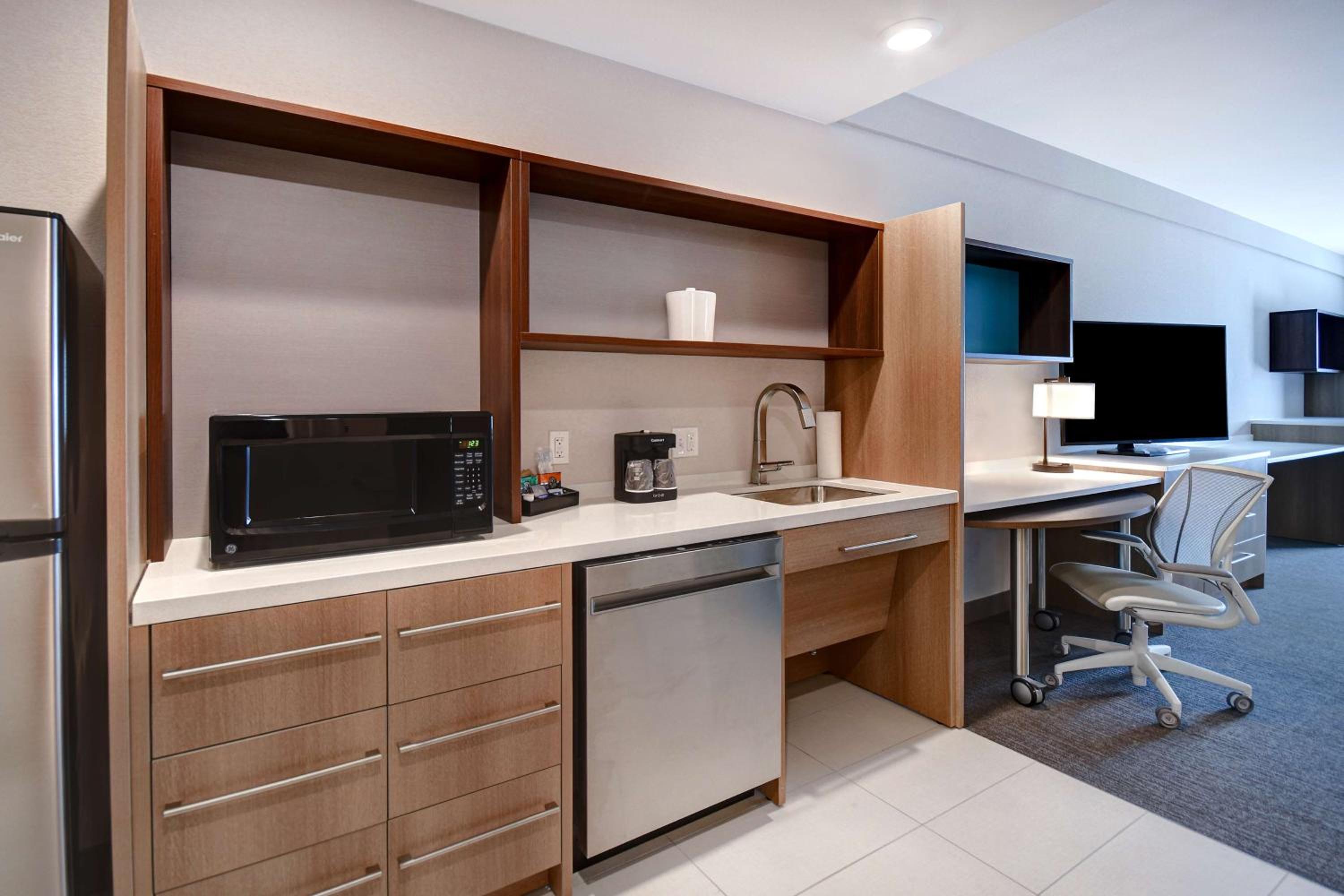 King Studio Suite - Hearing Access/Non-Smoking - Photo 4