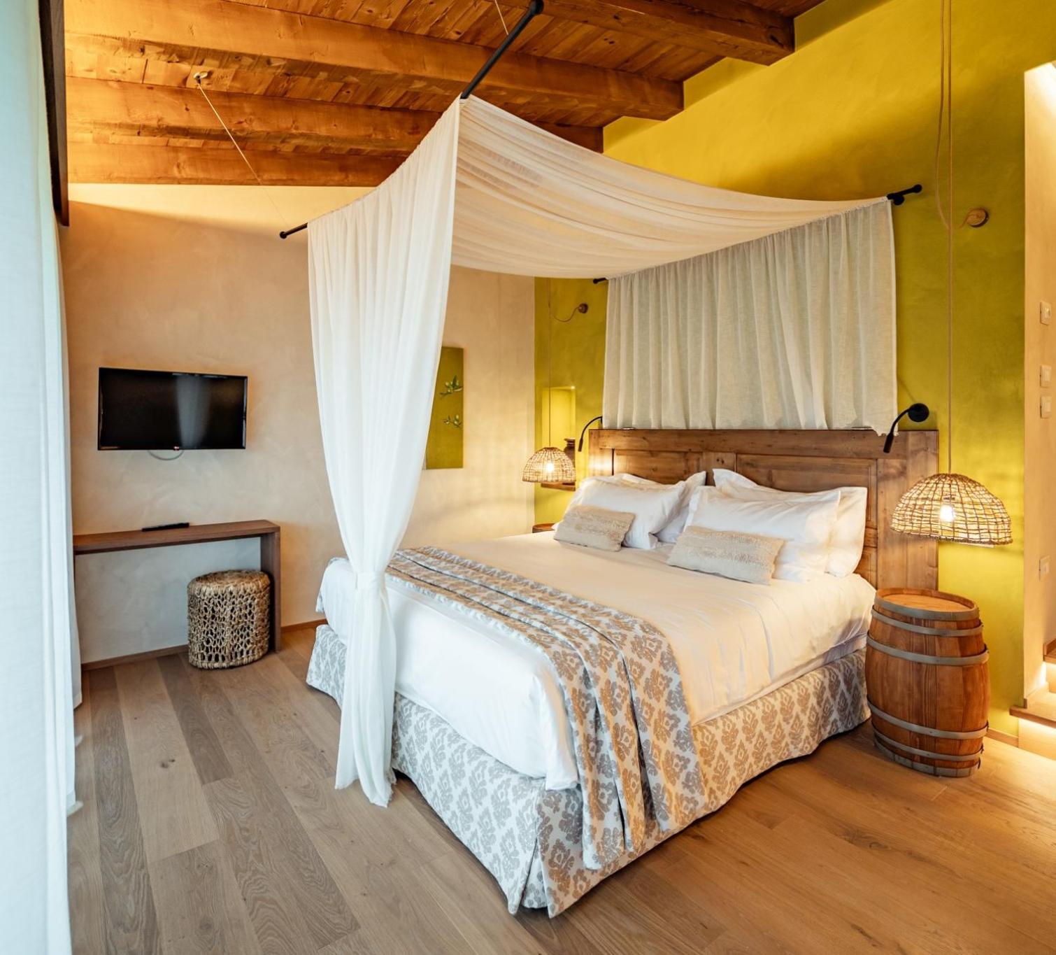 King Room with Balcony photo 1