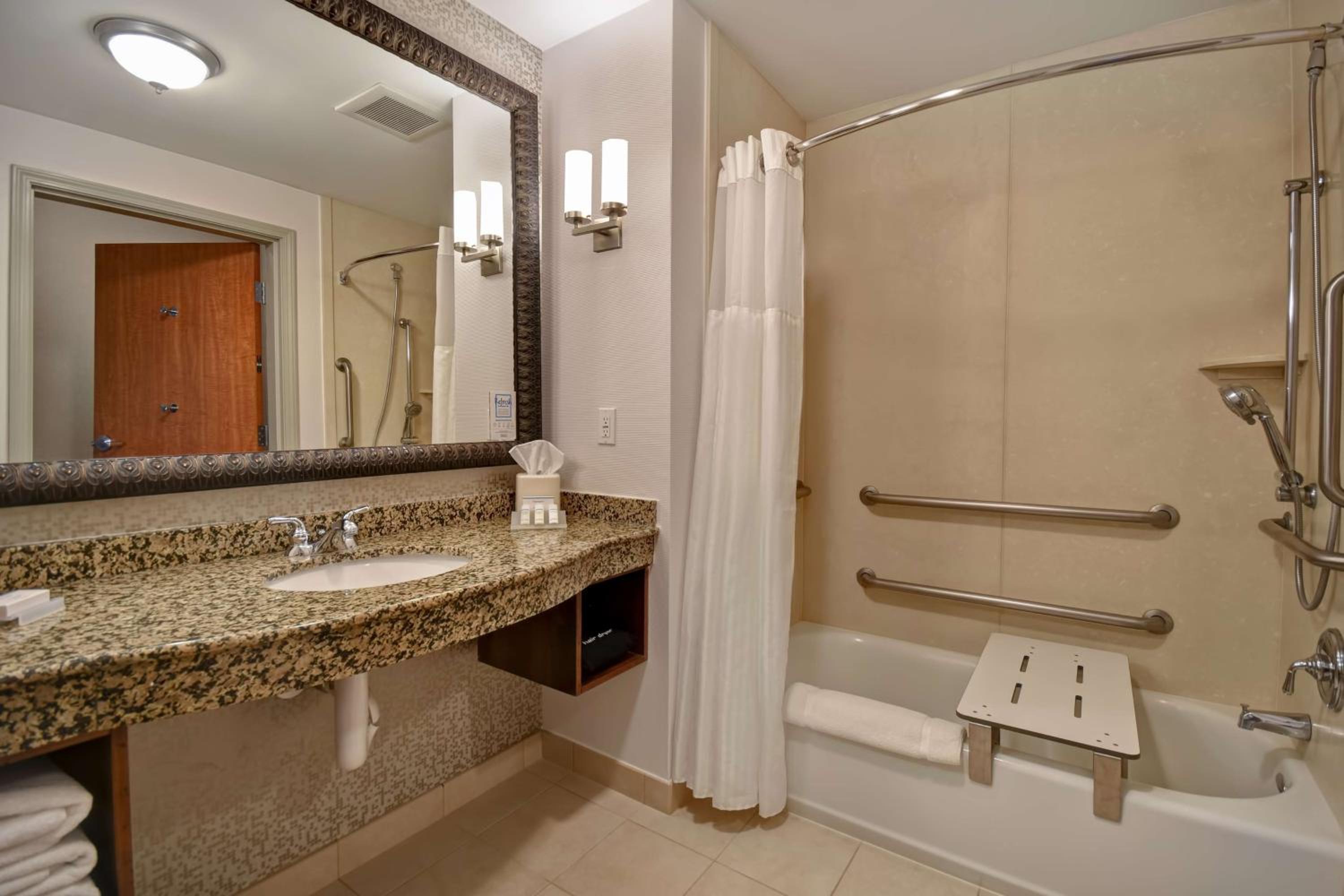 Queen Room with Two Queen Beds - Mobility and Hearing Access - Photo 4