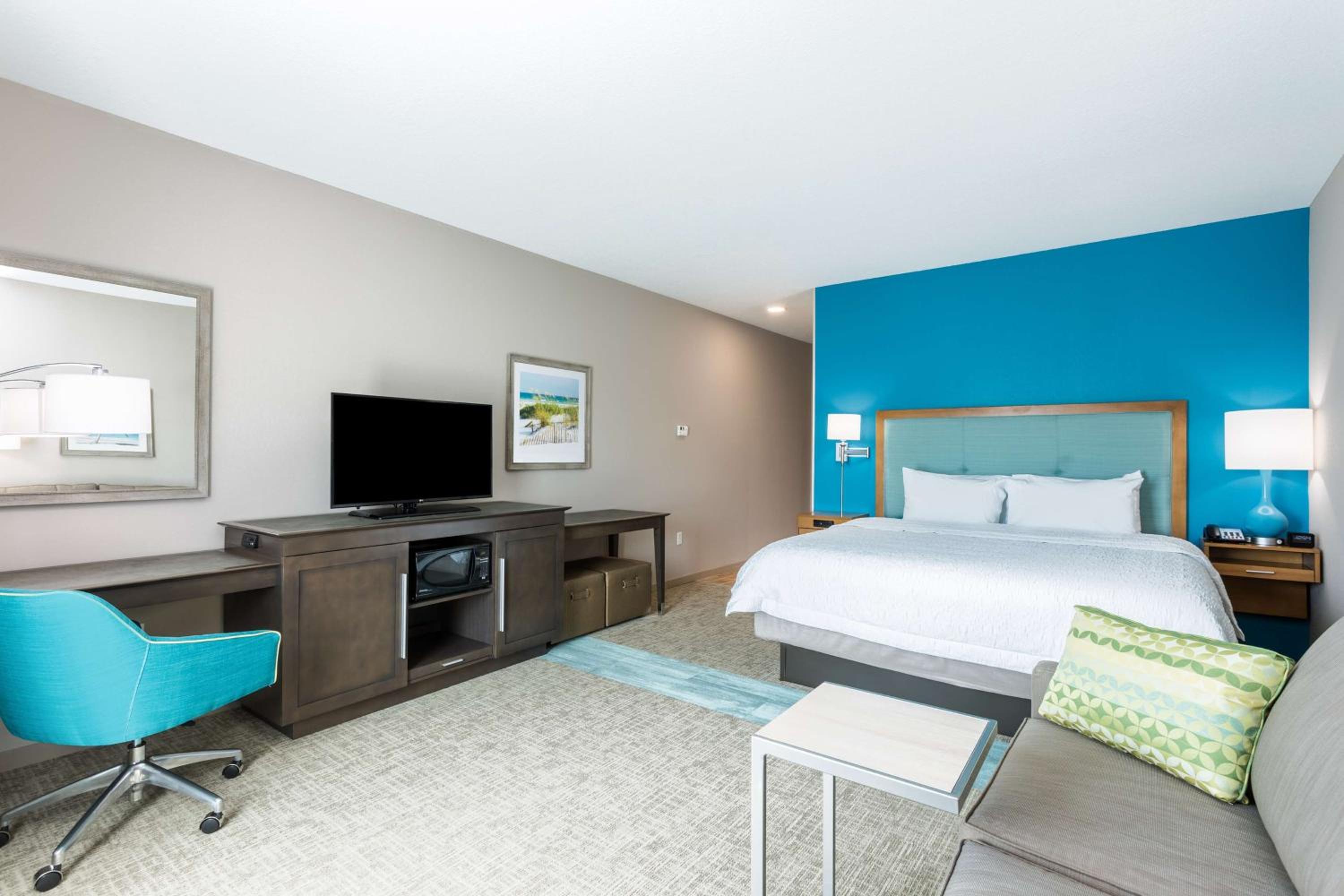 King Room with Sofa Bed - Non-Smoking