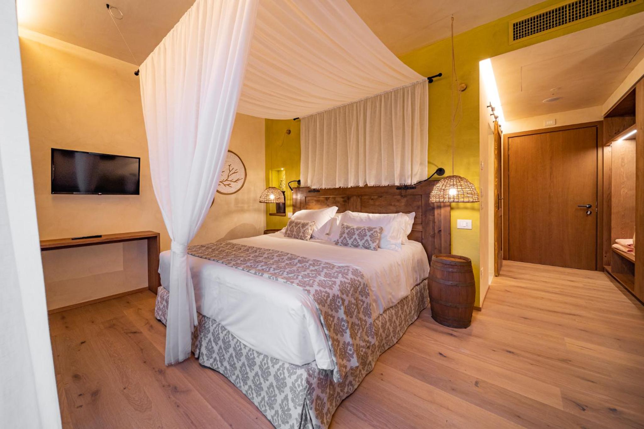 Junior Suite with Garden View photo 2