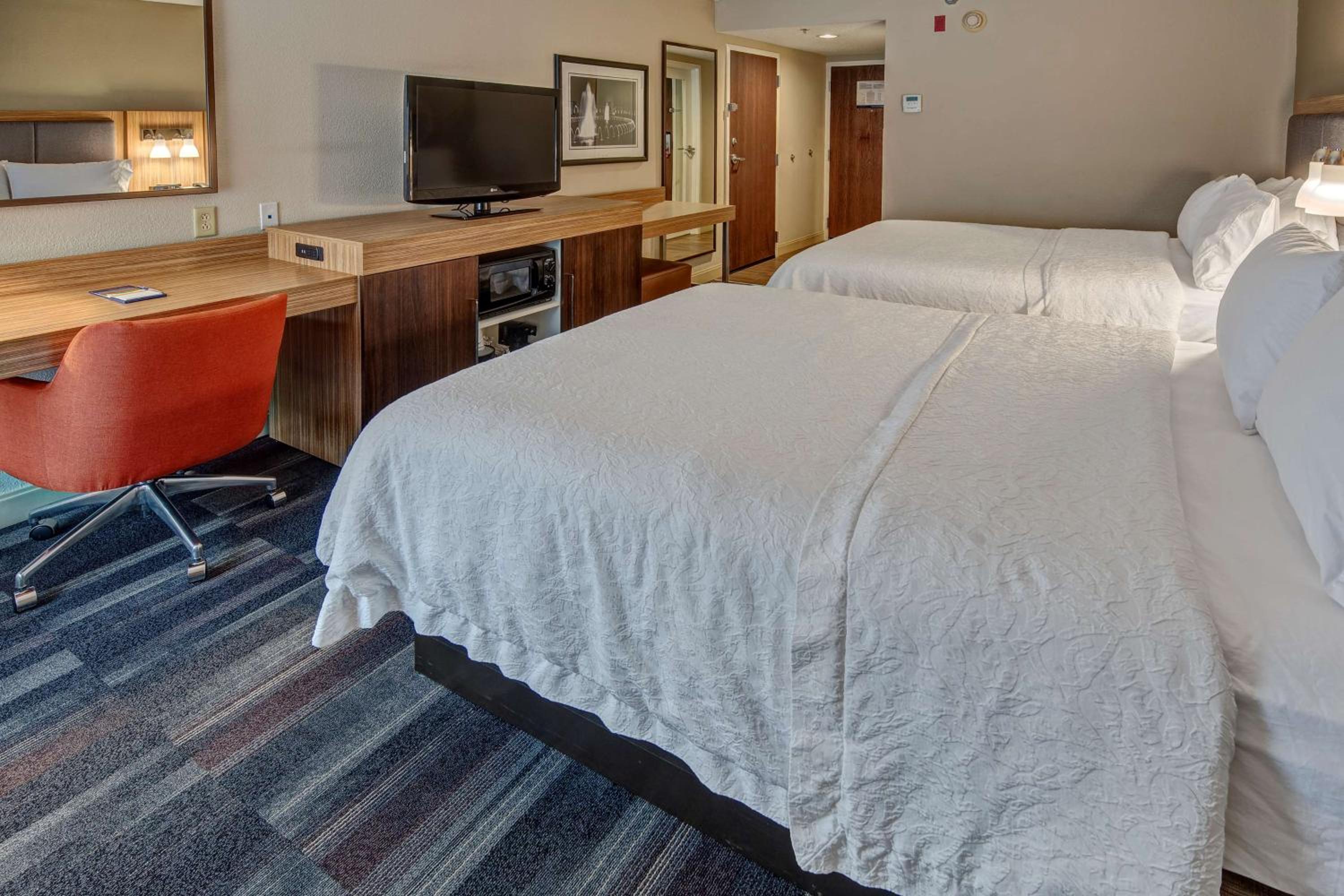 Room with Two Queen Beds - Non-Smoking - Photo 1
