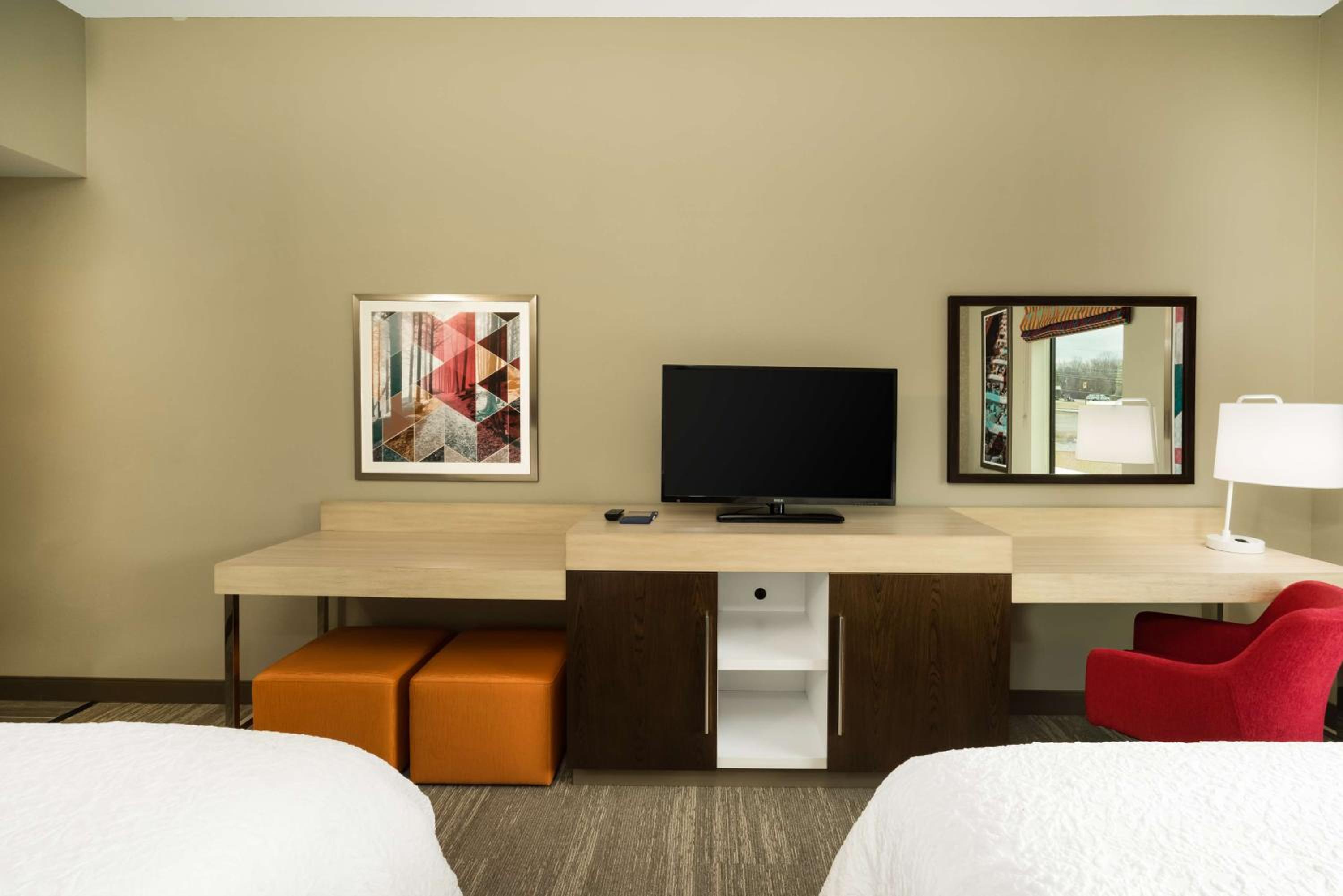 Queen Room with Two Queen Beds - Non-Smoking photo 1