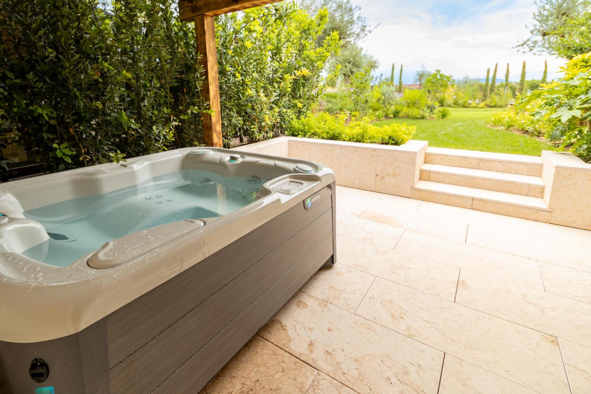 King Room with Spa Bath - Photo 5