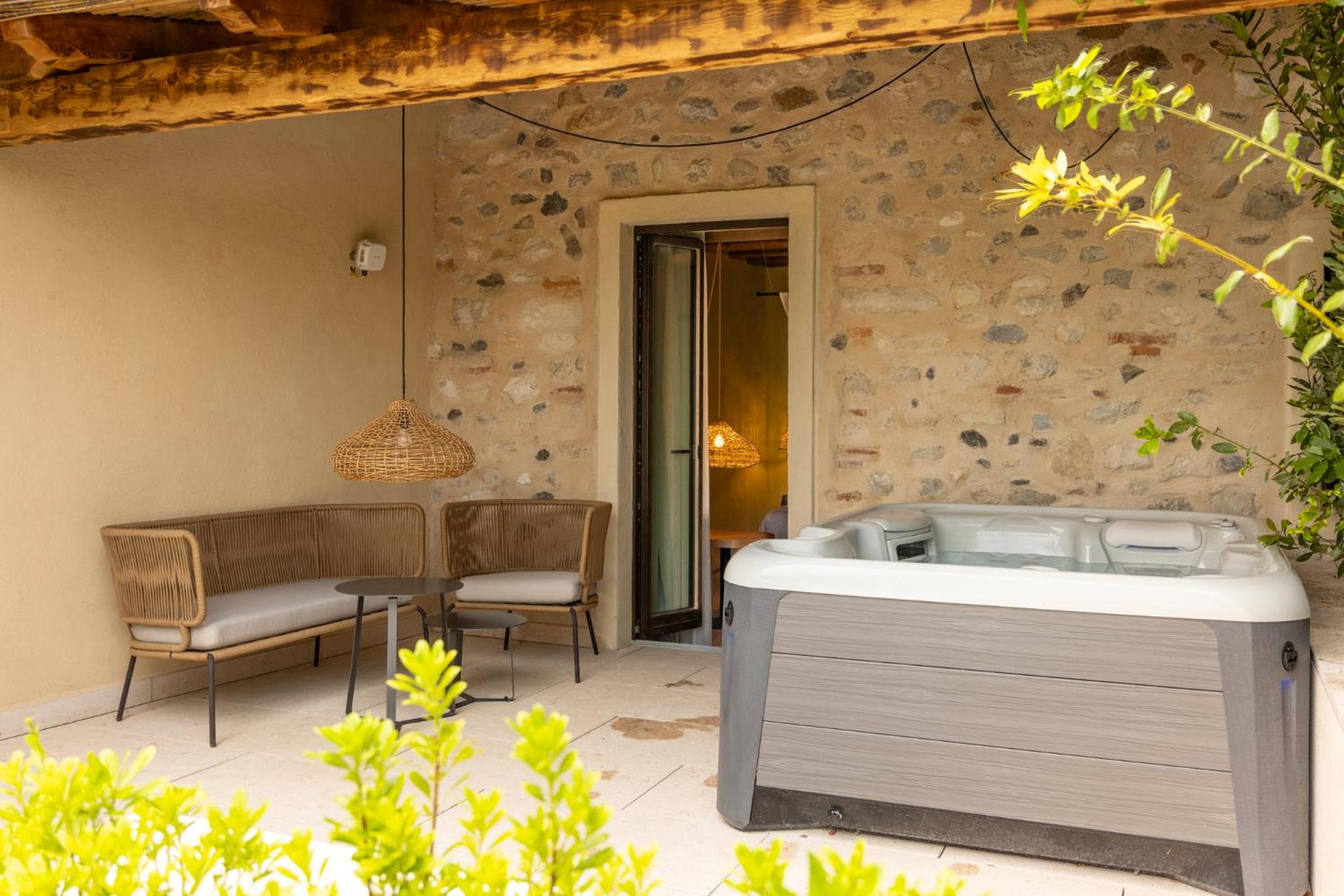 King Room with Spa Bath - Photo 7