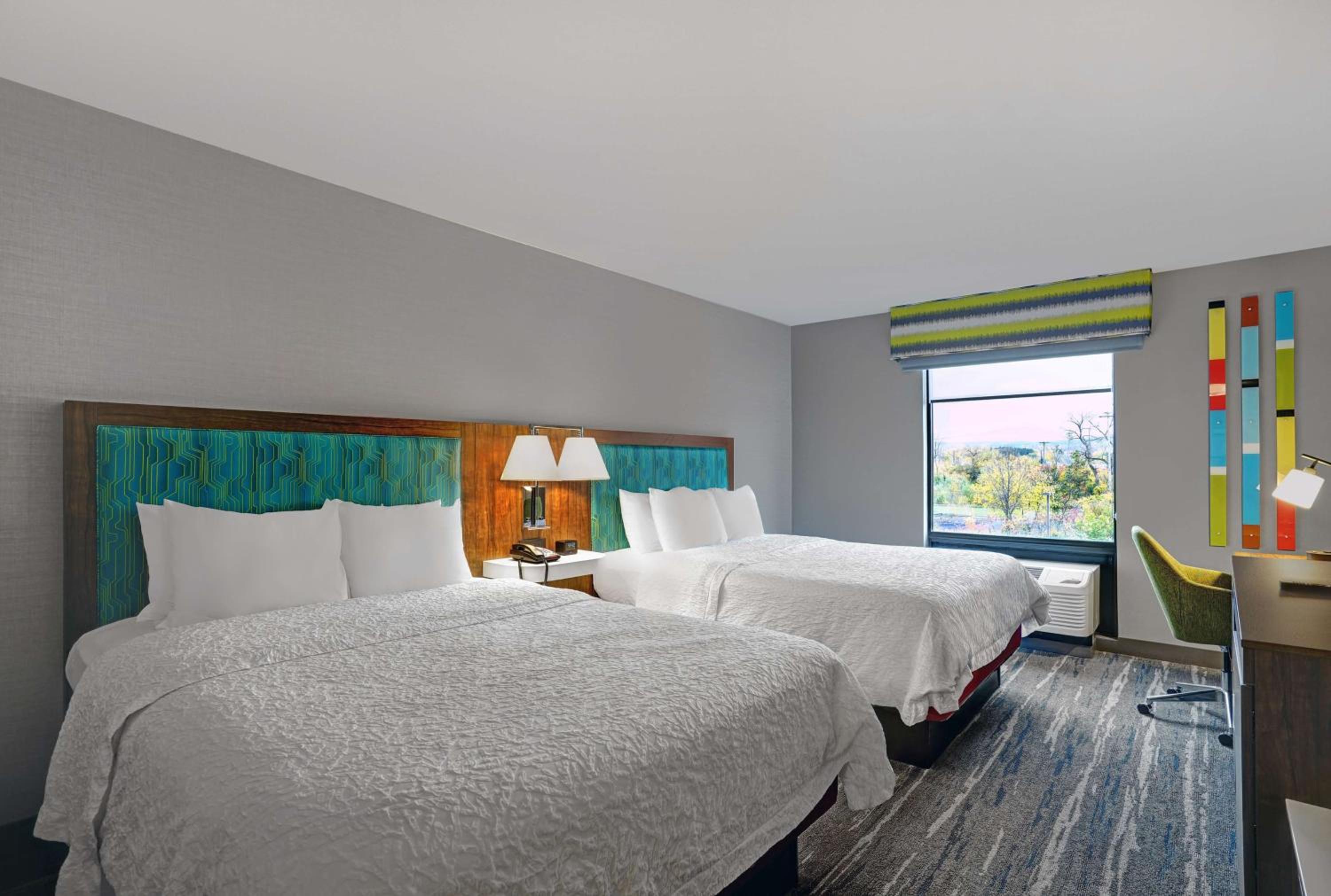 Room with Two Queen Beds - Non-Smoking - Photo 1
