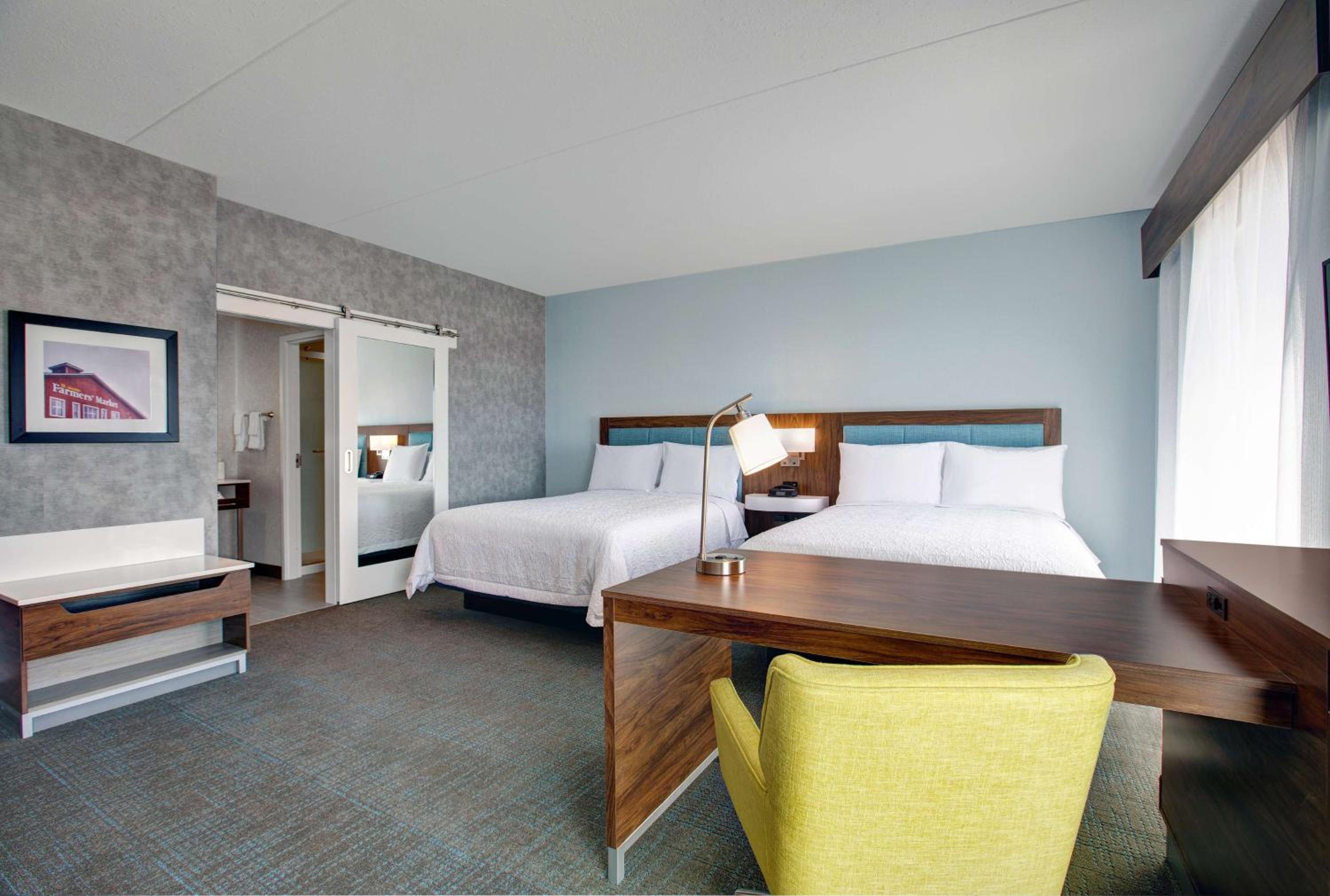 Queen Studio Suite with Two Queen Beds - Non-Smoking - Photo 1