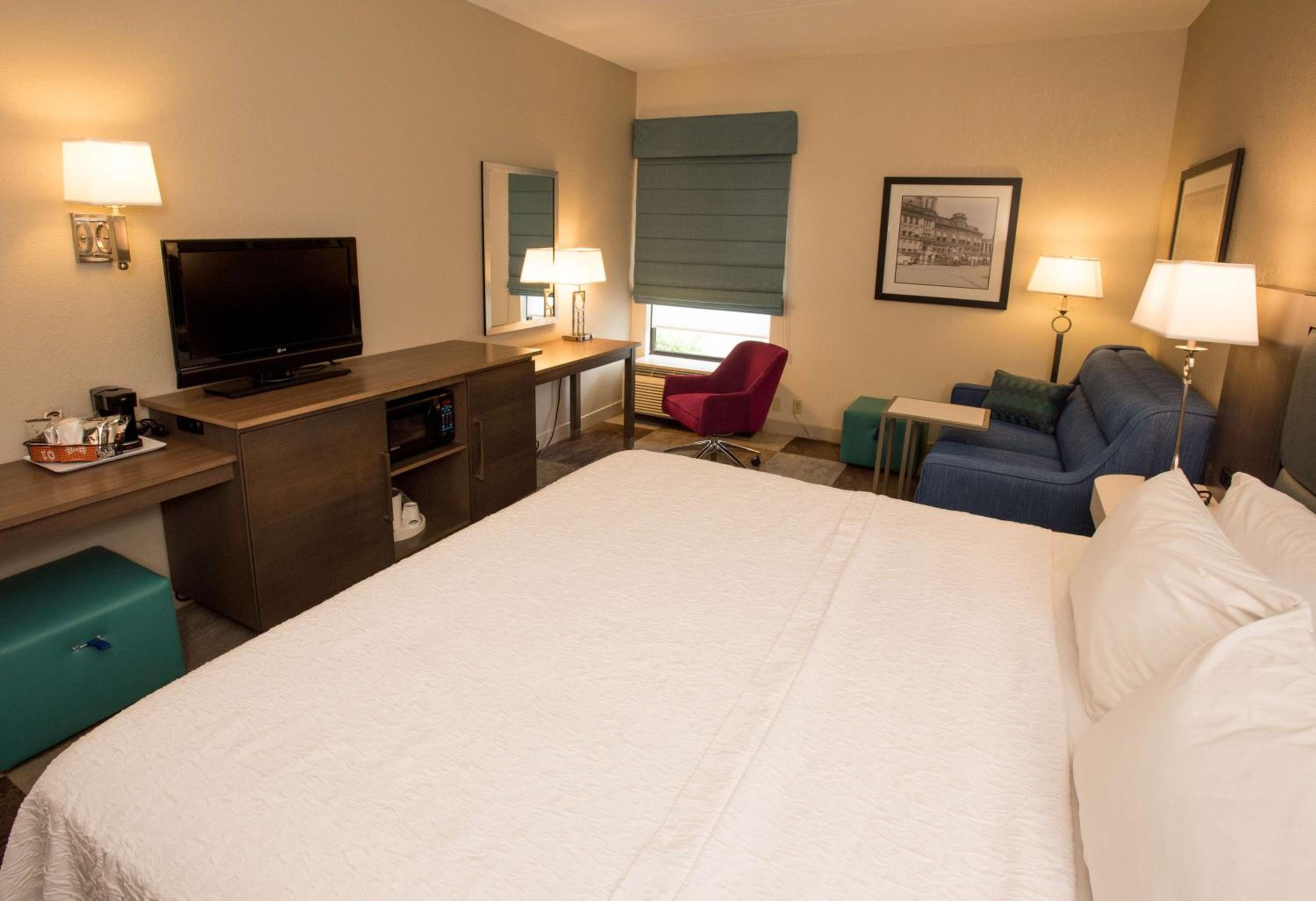 King Room with Sofa Bed and Study - Non-Smoking photo 1