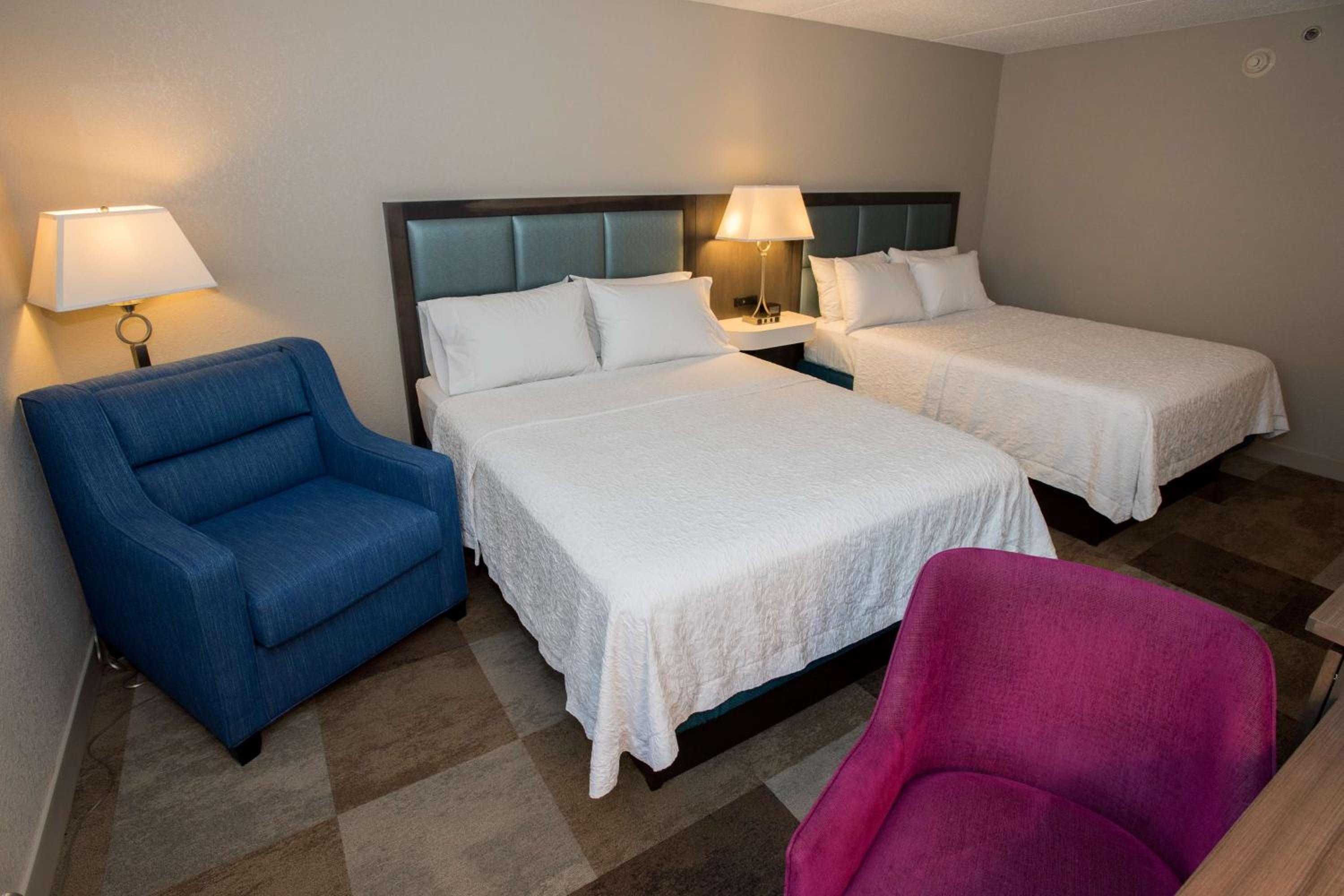 Room with Two Queen Beds - Non-Smoking photo 2
