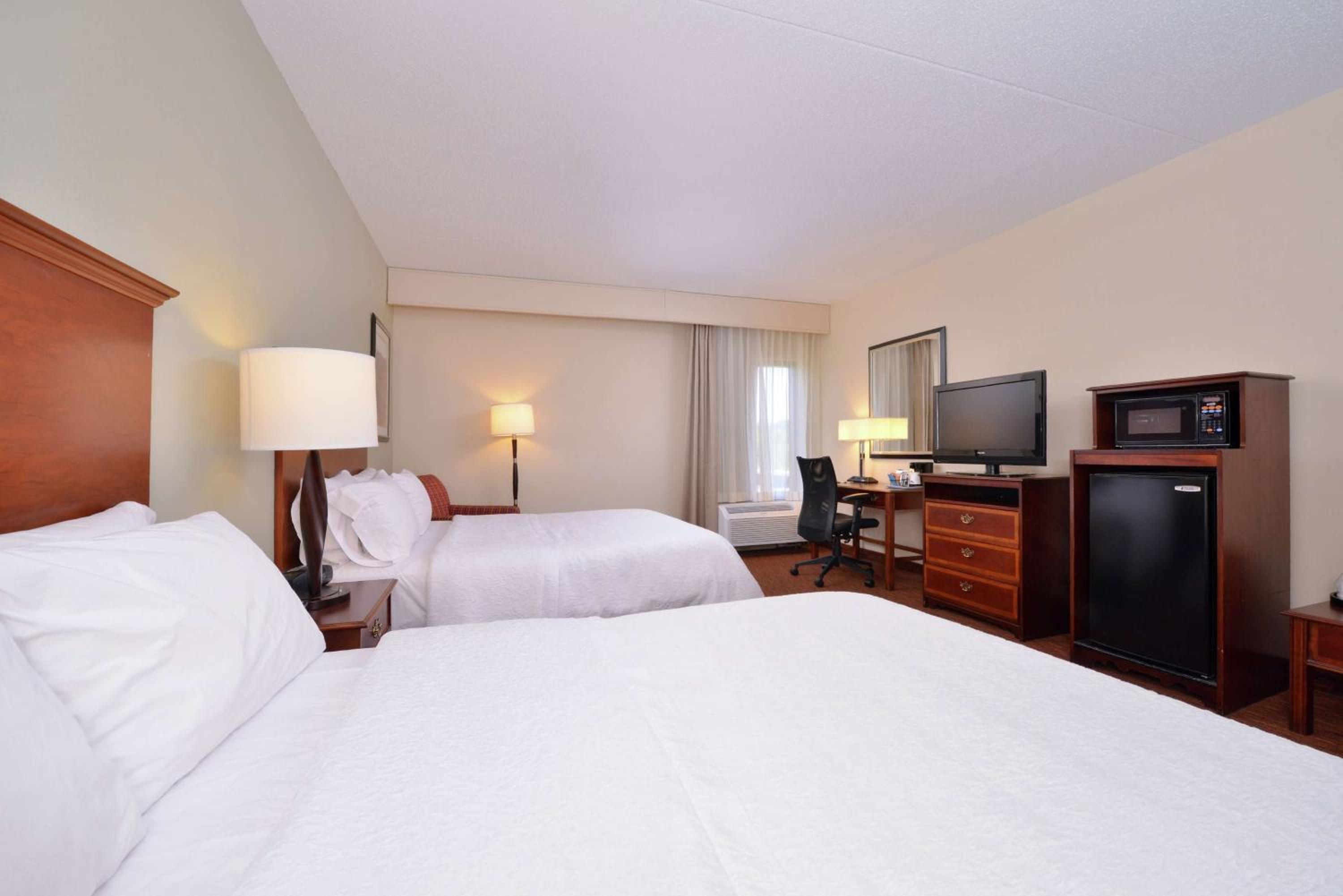 Room with Two Queen Beds - Non-Smoking - Photo 1