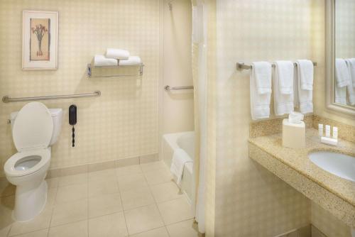 King Room - Disability Access/Non-Smoking photo 3