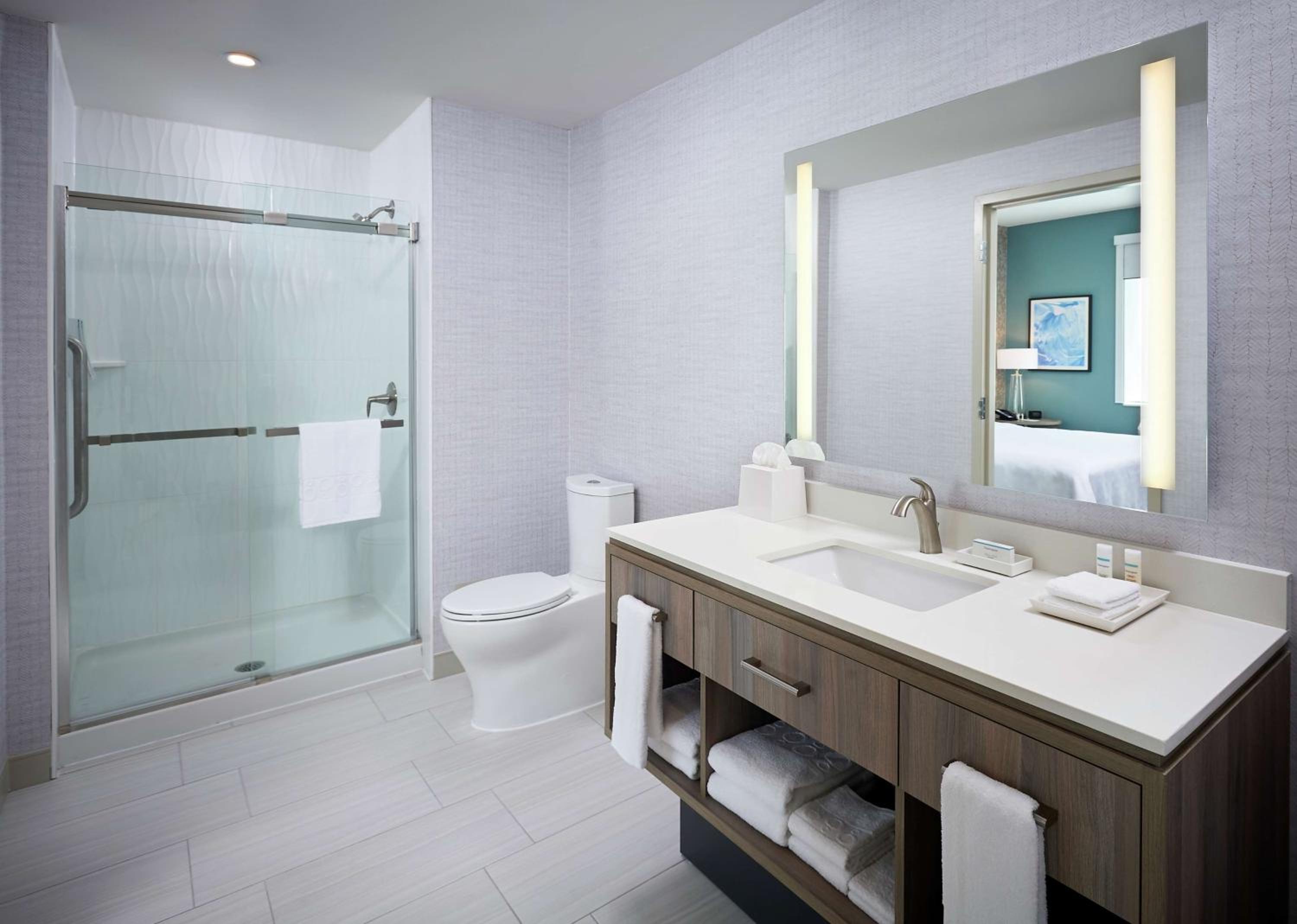 One-Bedroom King Suite - Non-Smoking - Photo 5