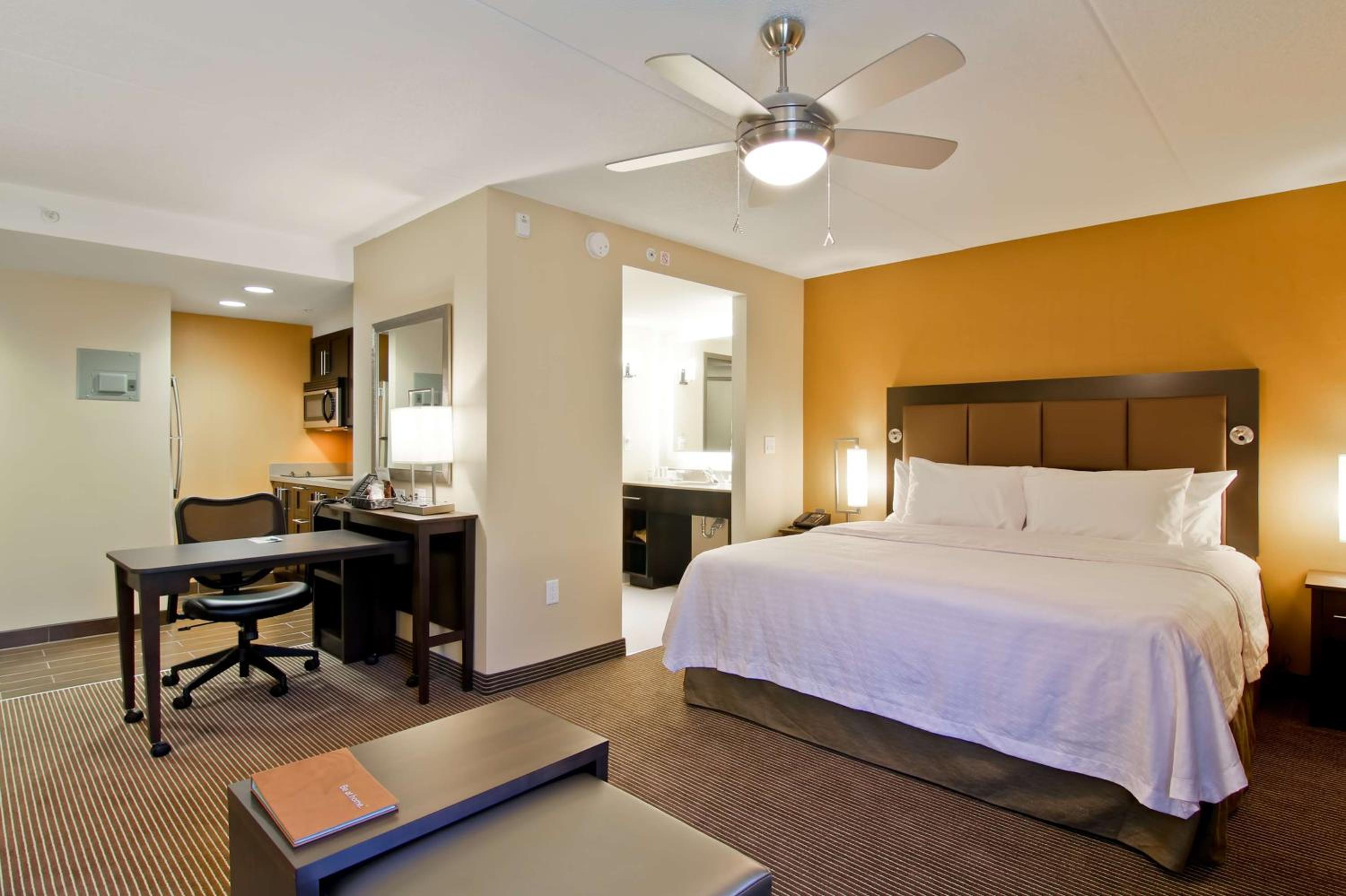 King Studio Suite - Non-Smoking photo 2