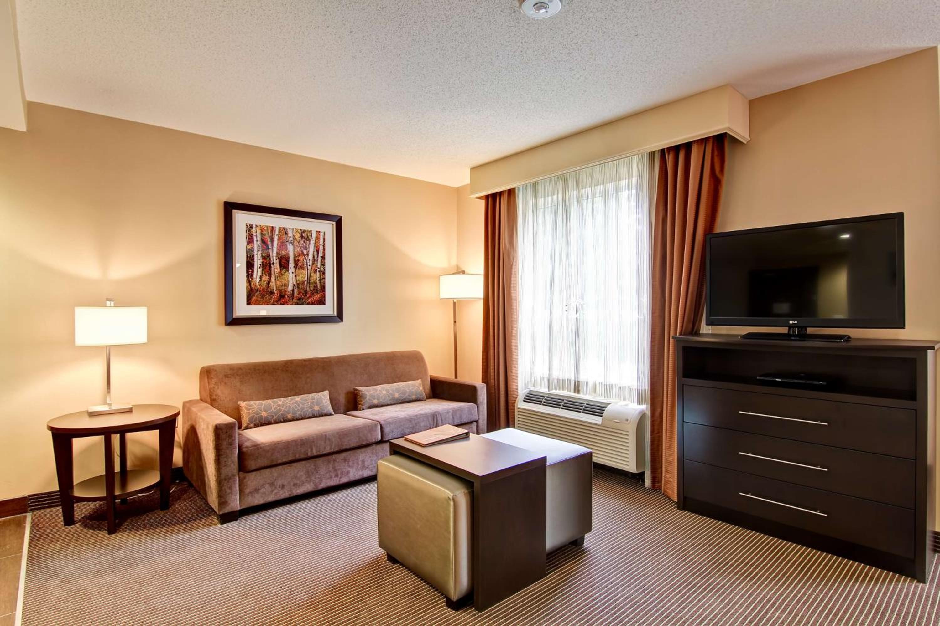 Queen Suite with Two Queen Beds - Hearing Access/Non-Smoking photo 1