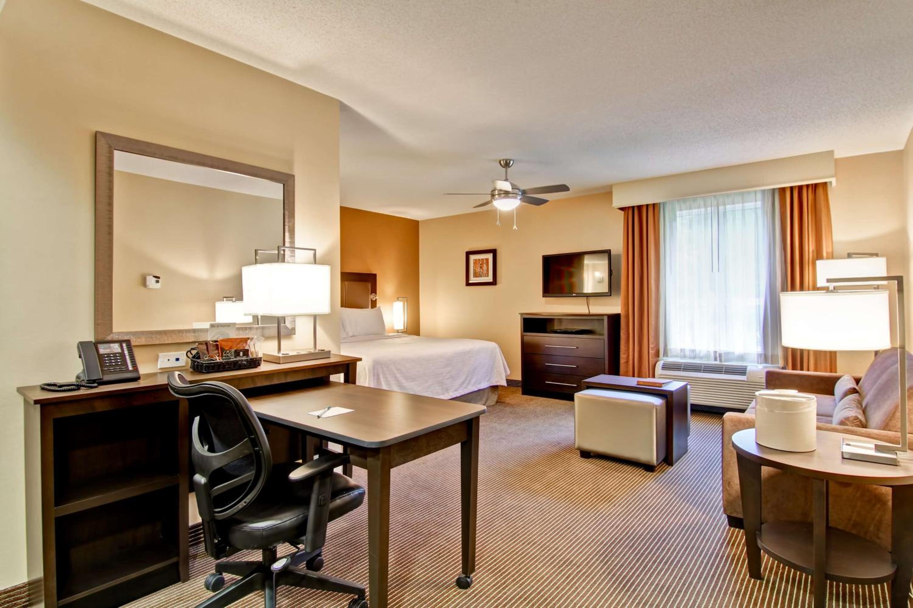 King Studio Suite - Non-Smoking photo 3