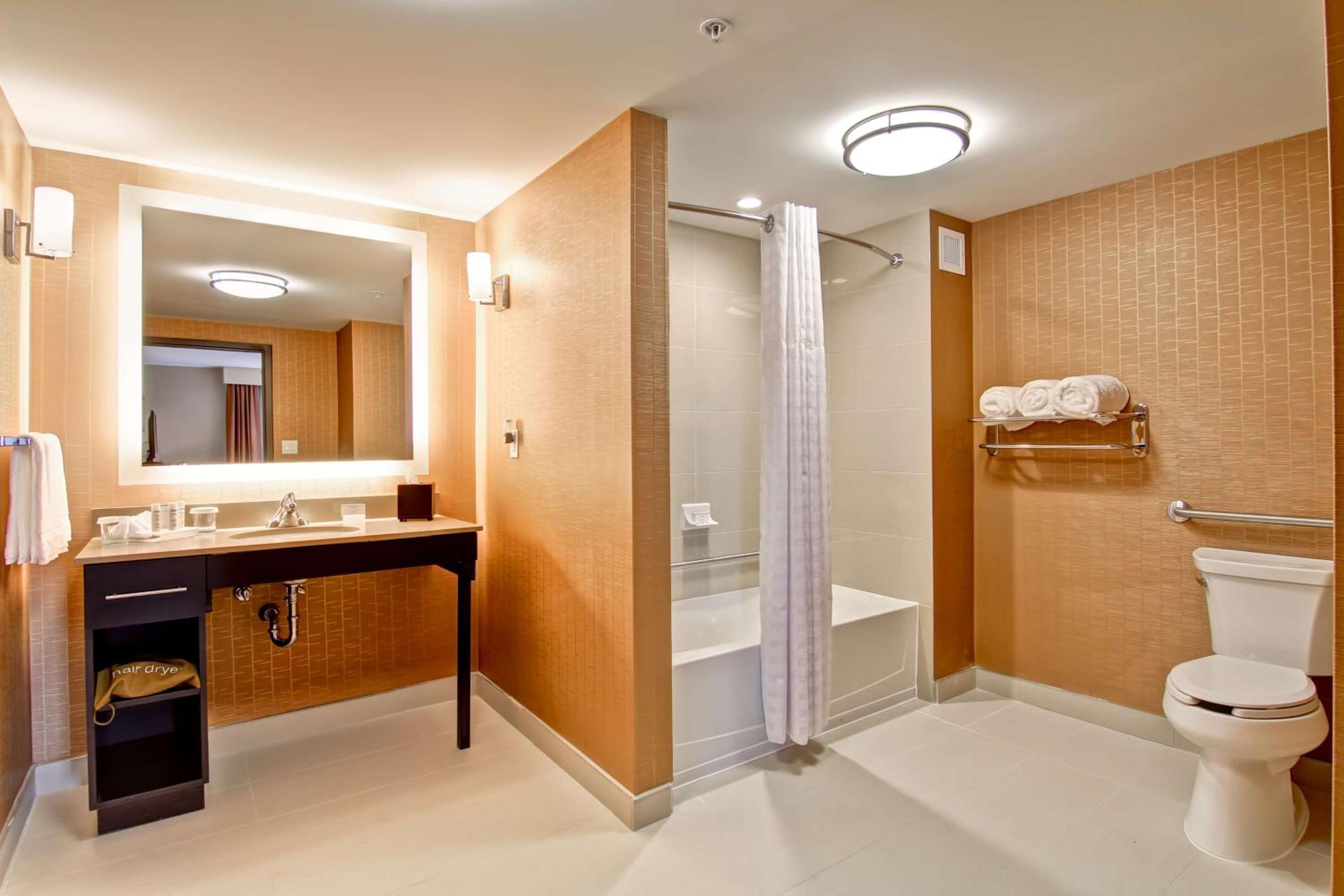 King Studio Suite - Hearing Access/Non-Smoking photo 3