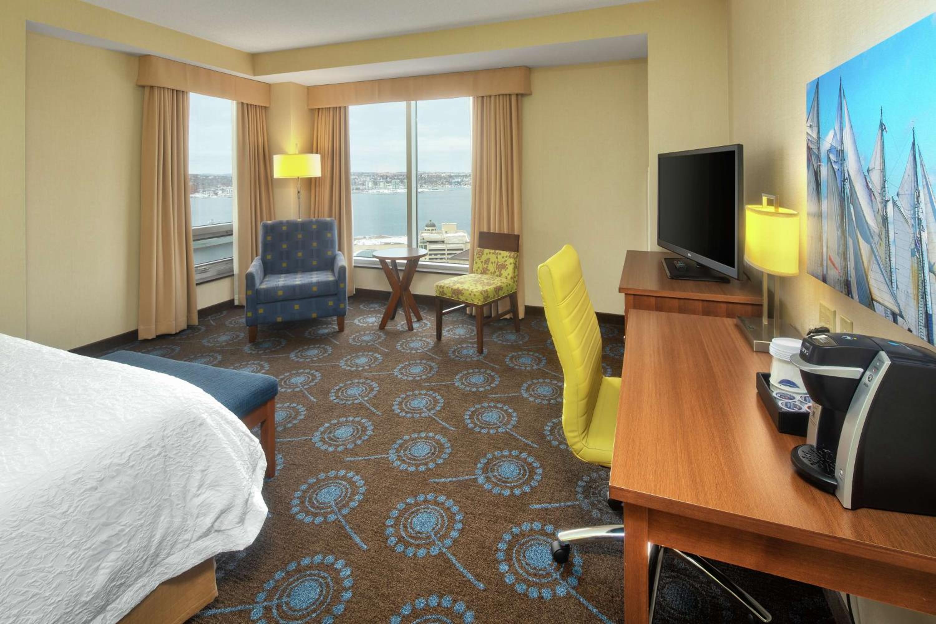 Corner King Room - Photo 1