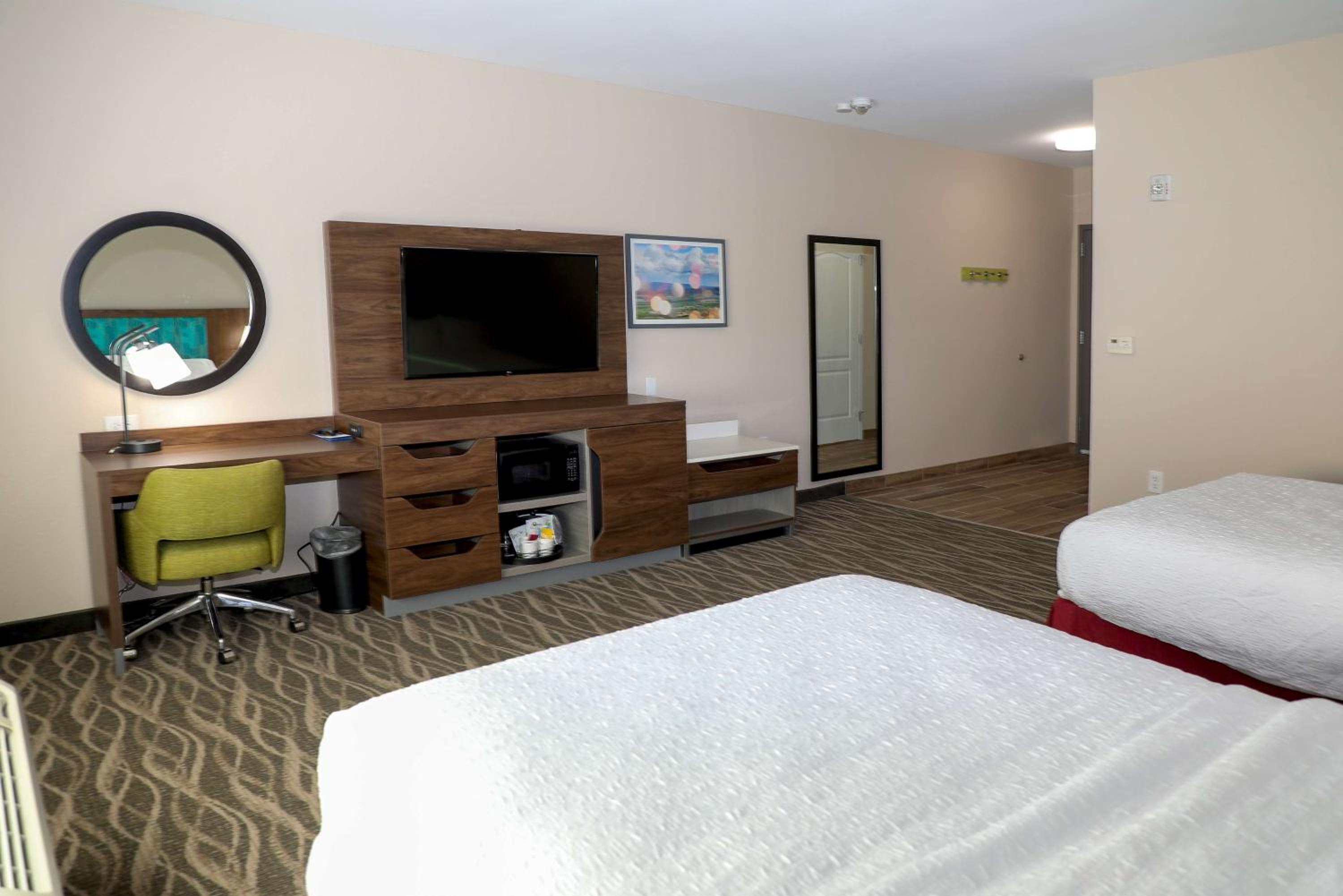 Queen Room with Two Queen Beds - Mobility Access/Non-Smoking
