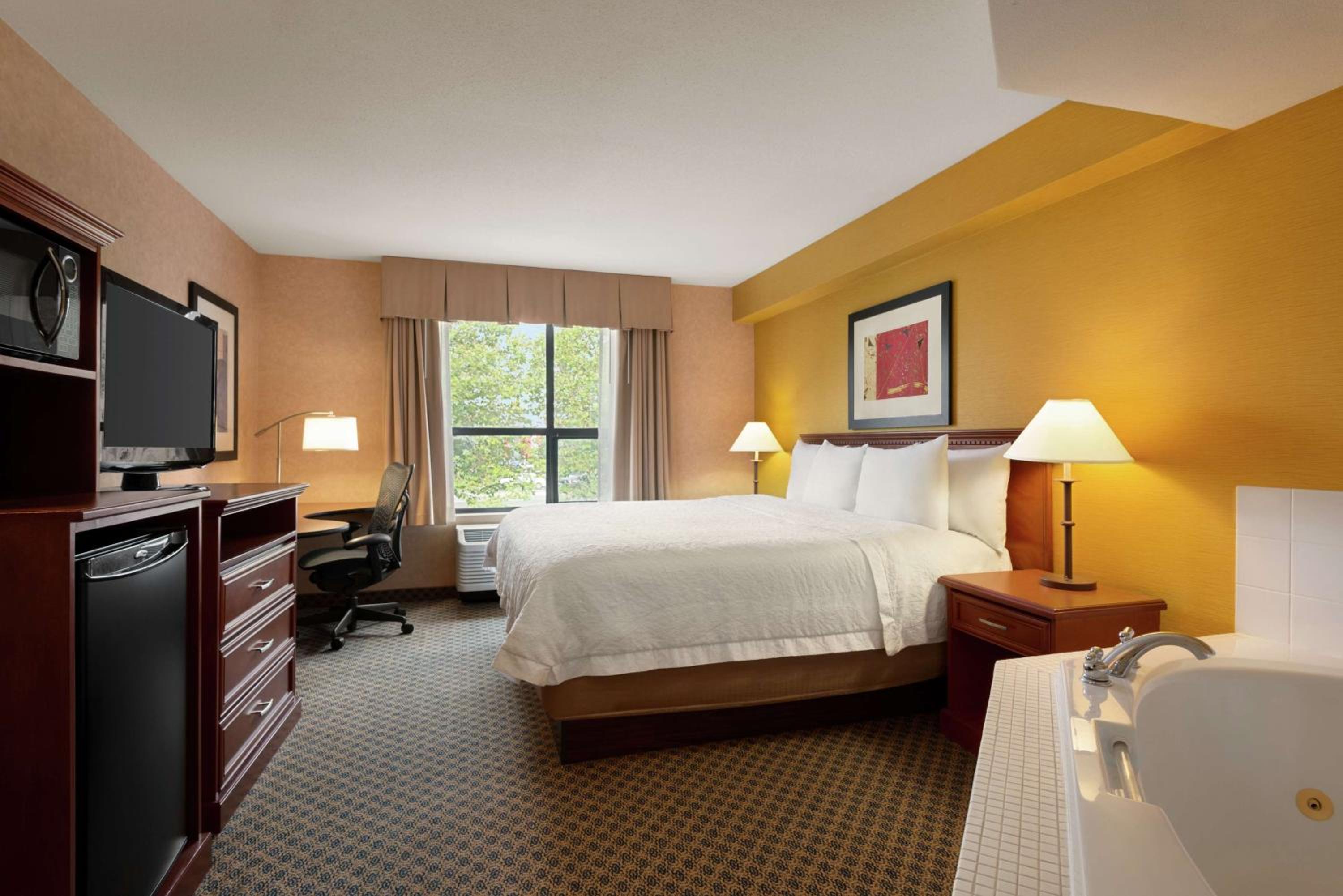 King Room With Spa Bath - Photo 1