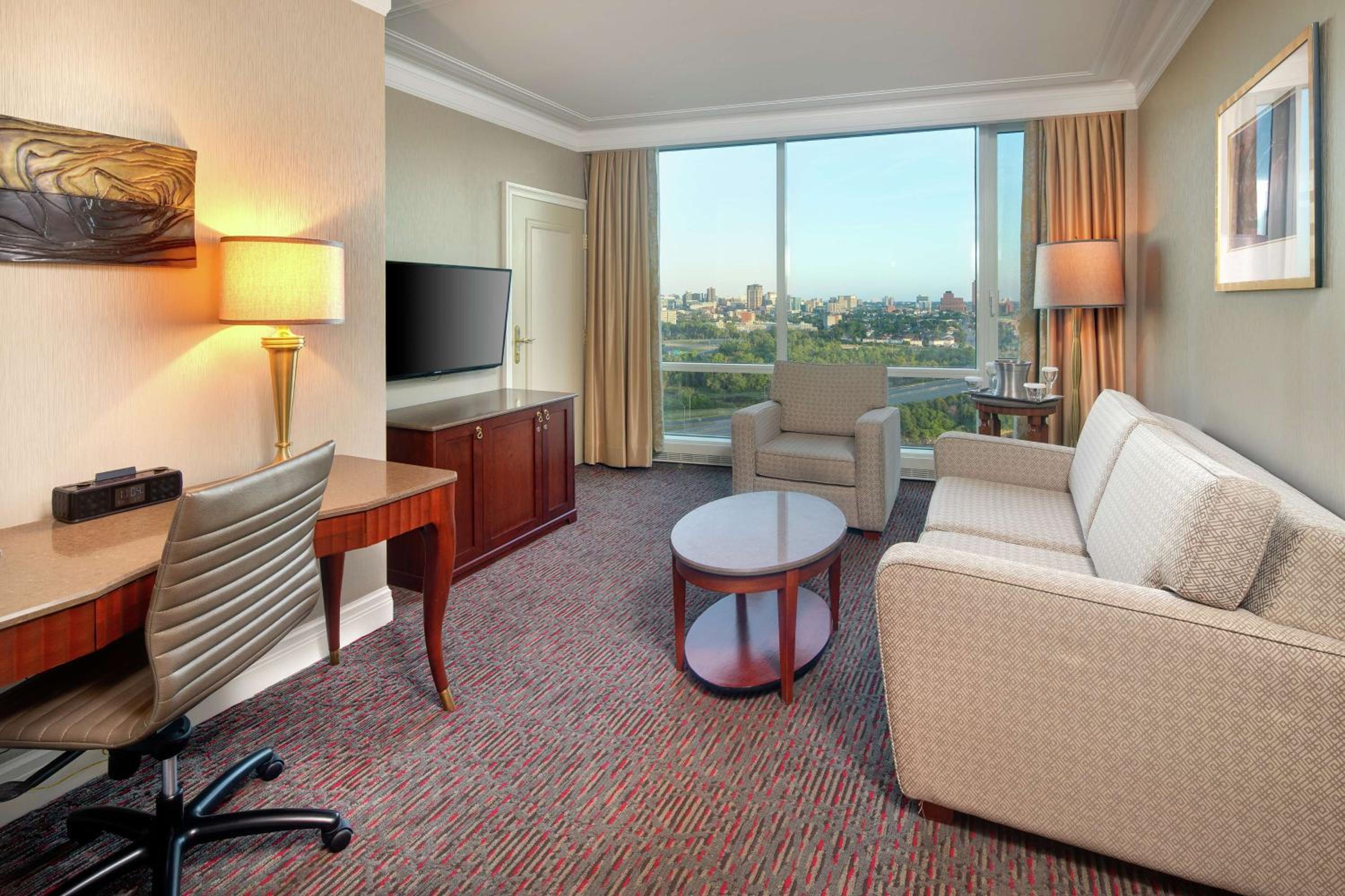 King Suite with Whirlpool - Photo 1