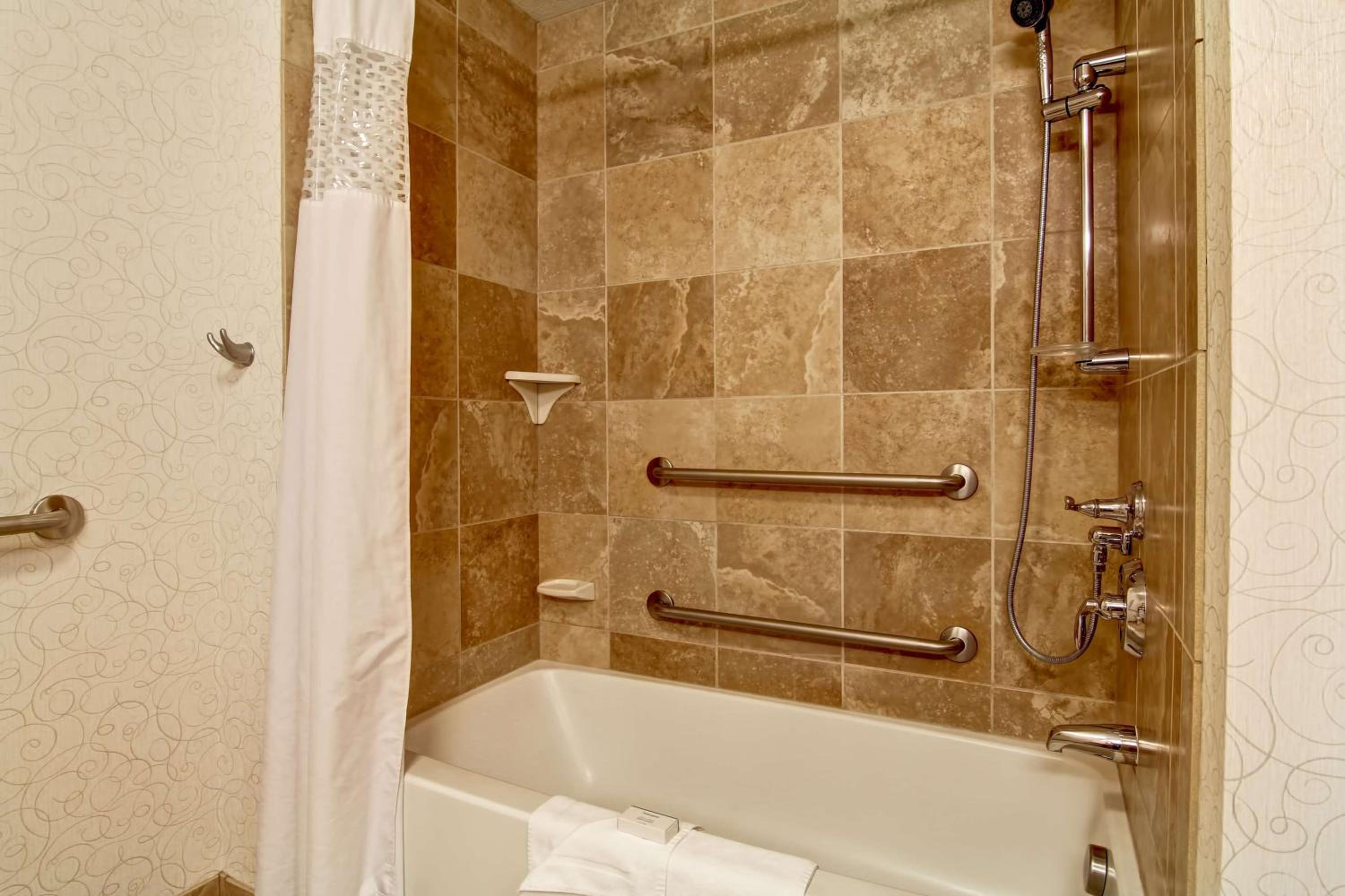King Room - Disability Access/Non-Smoking - Photo 5