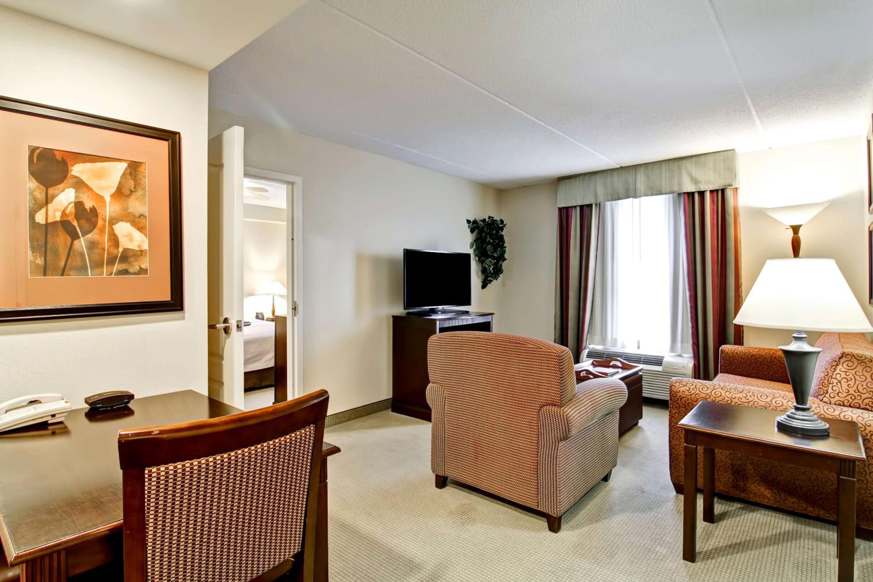 One-Bedroom King Suite - Non-Smoking - Photo 4