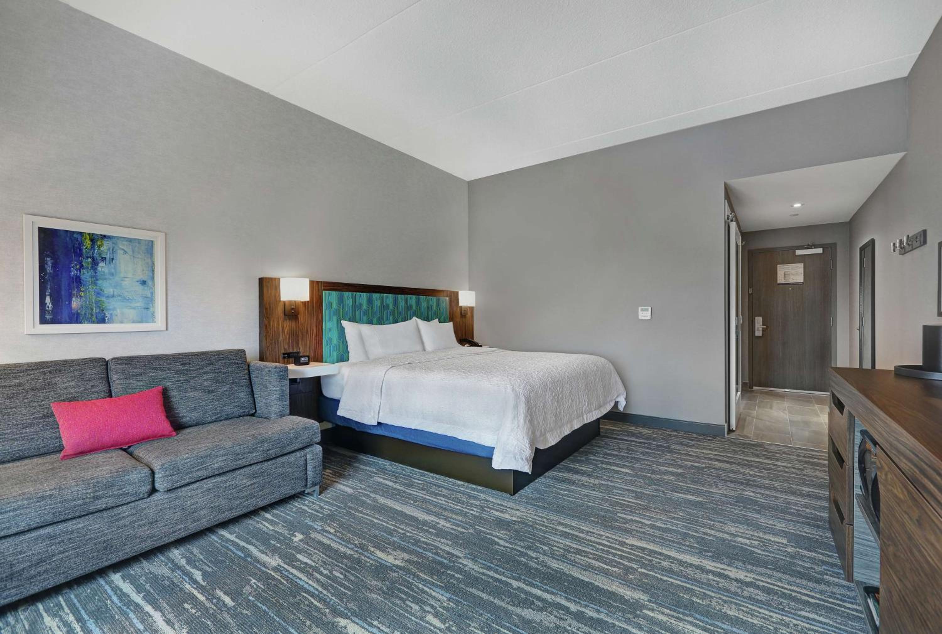 King Room with Sofa Bed - Non-Smoking - Photo 1