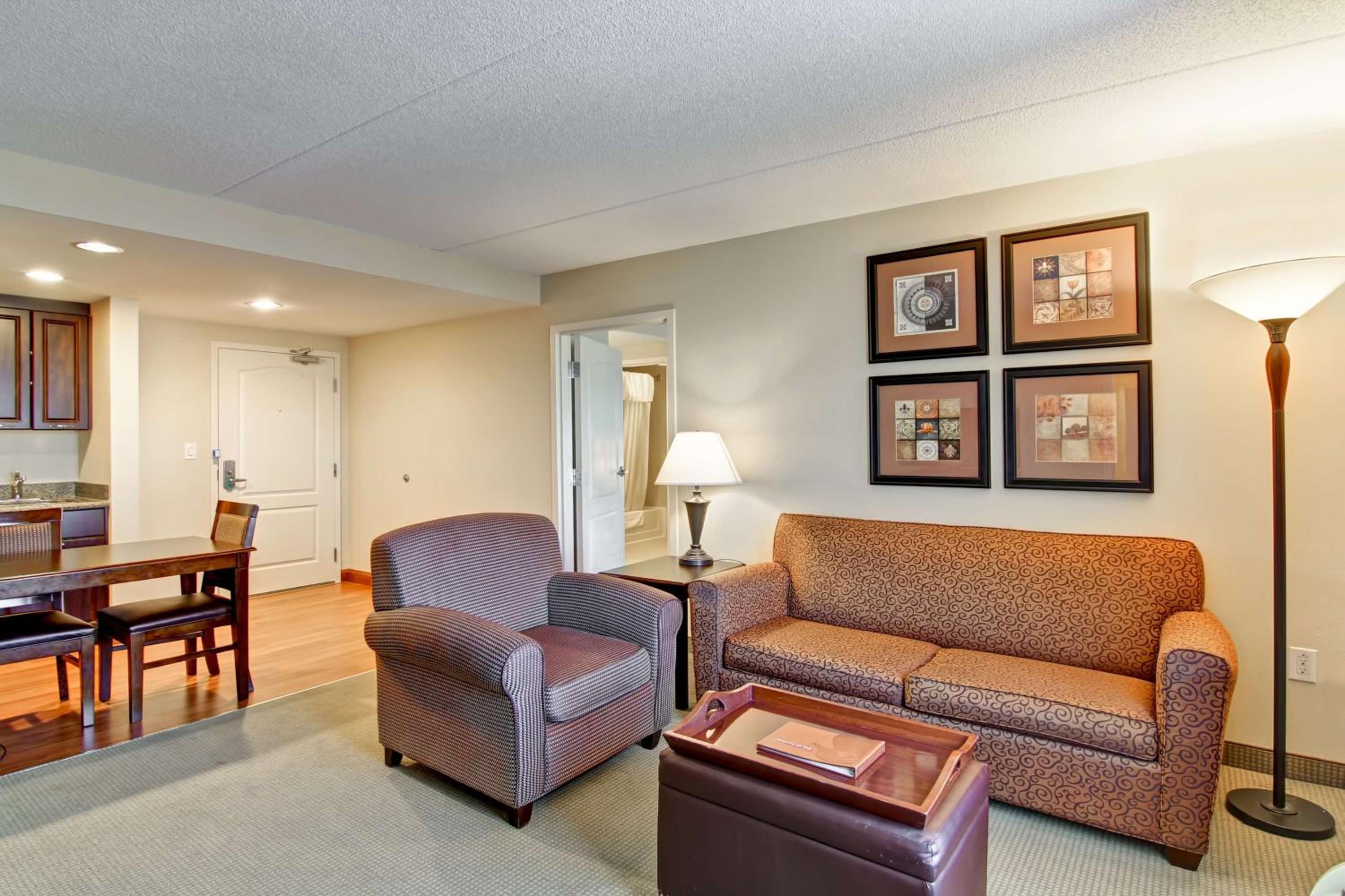 King Studio Suite - Non-Smoking - Photo 4