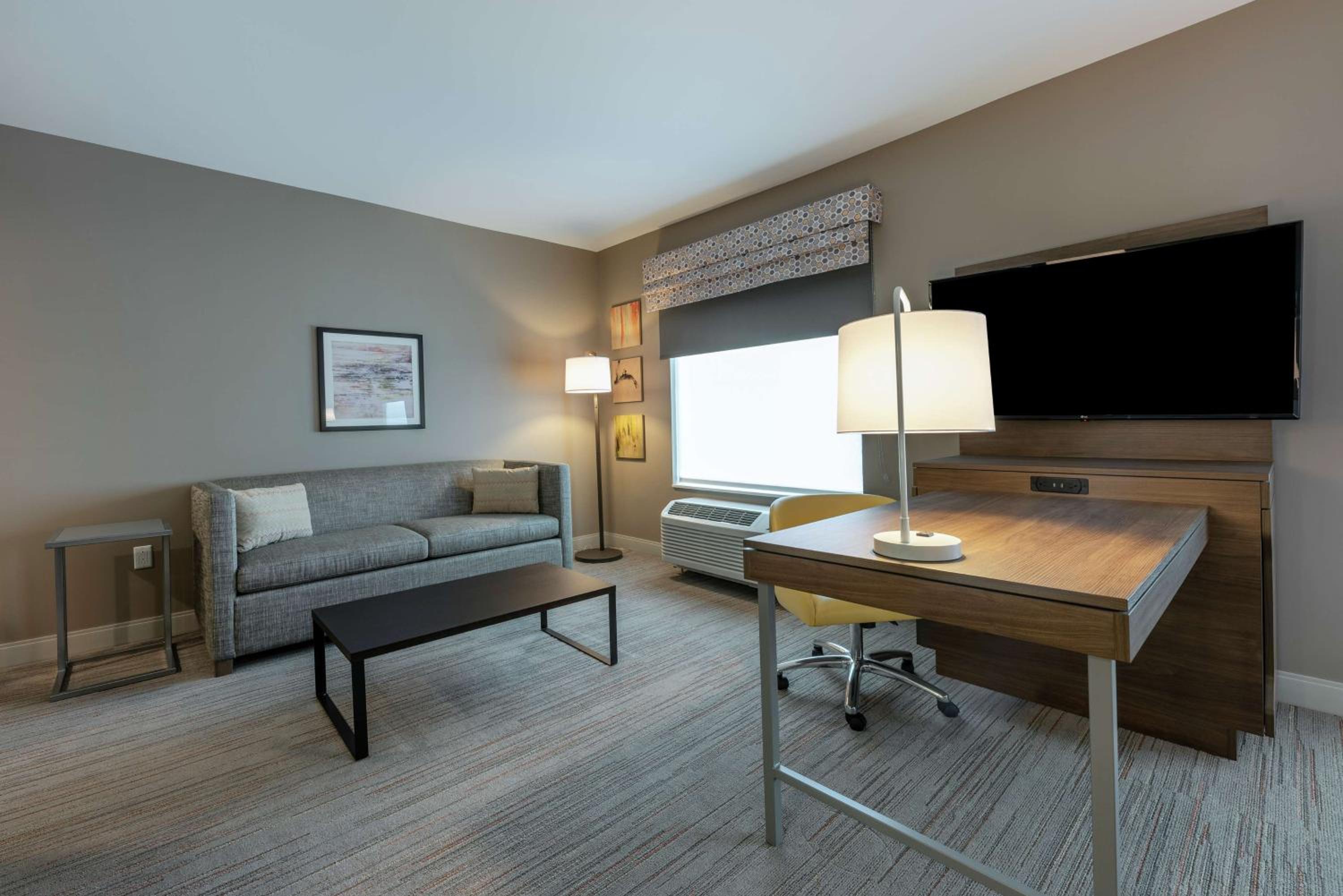 King Studio Suite - Non-Smoking - Photo 3