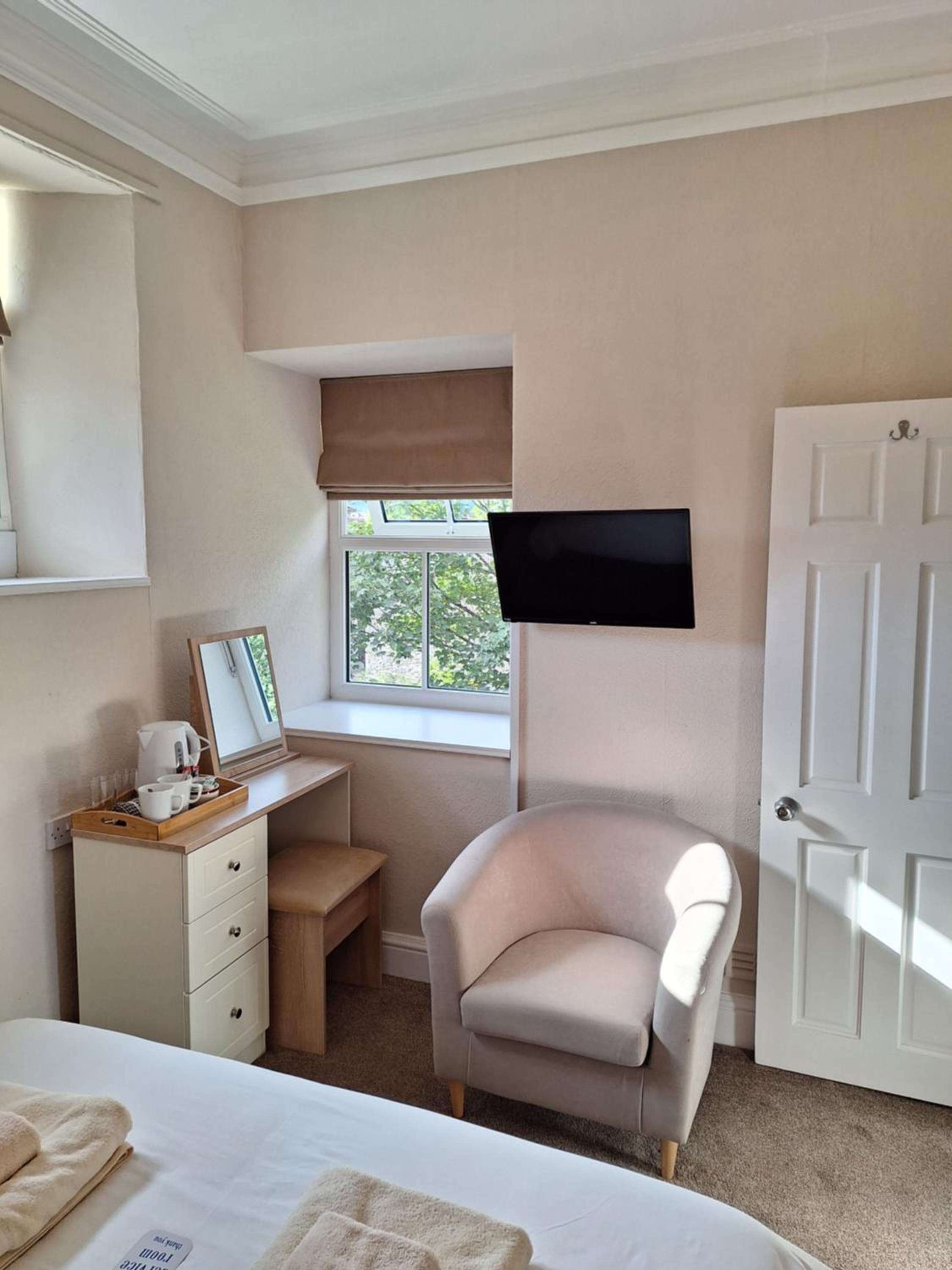 Standard King Room photo 1