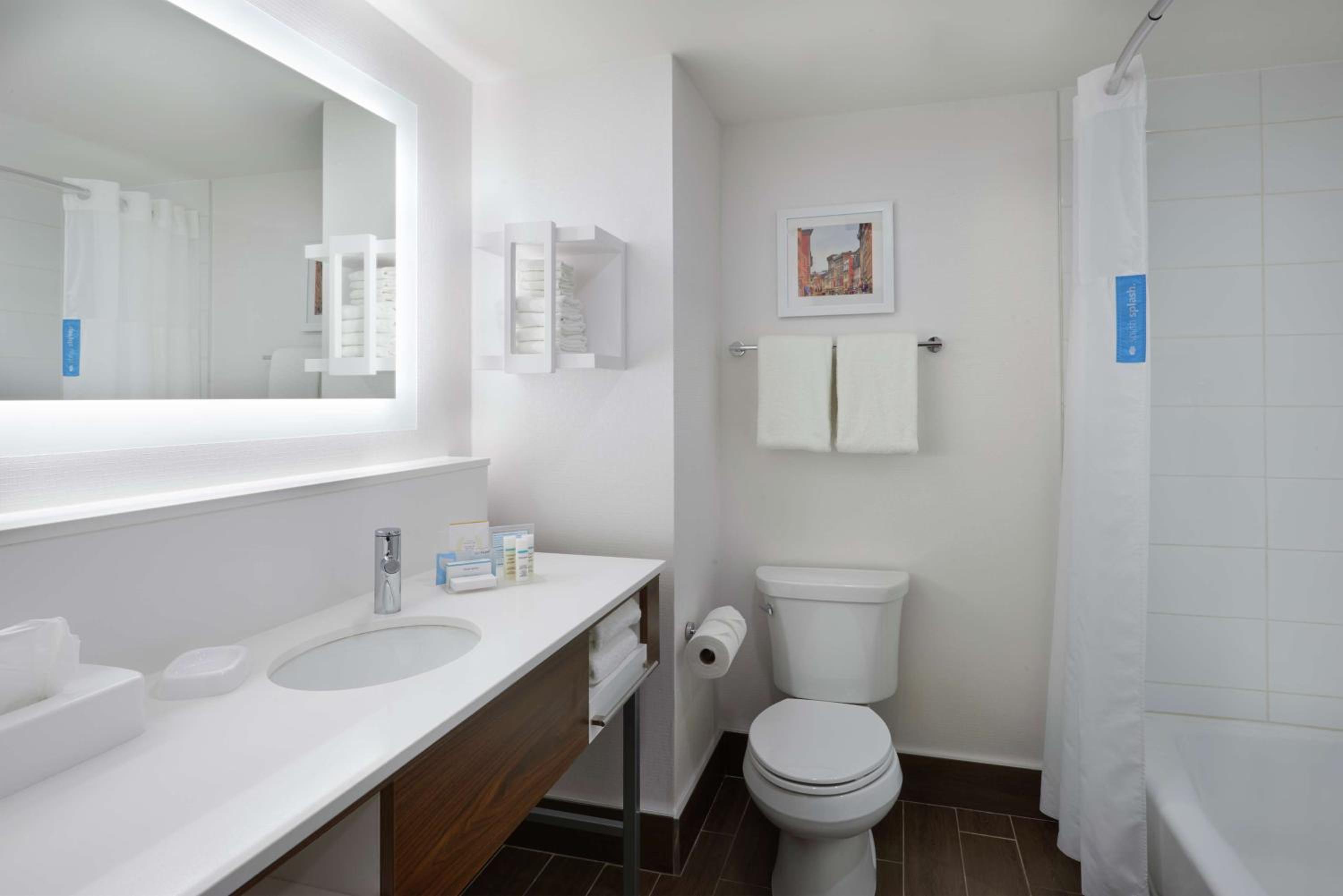 King Room - Disability Access/Non-Smoking - Photo 4