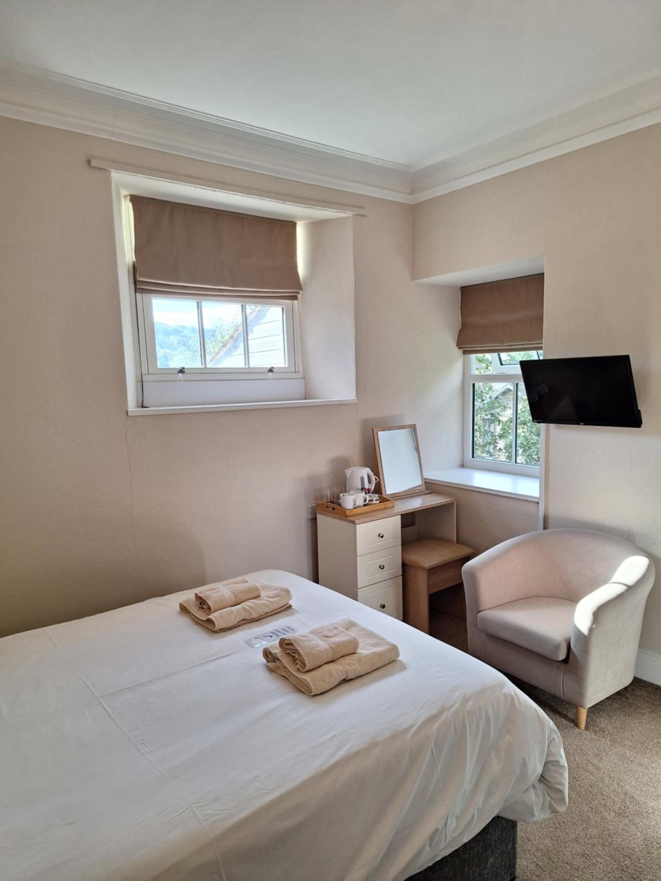 Standard King Room photo 3