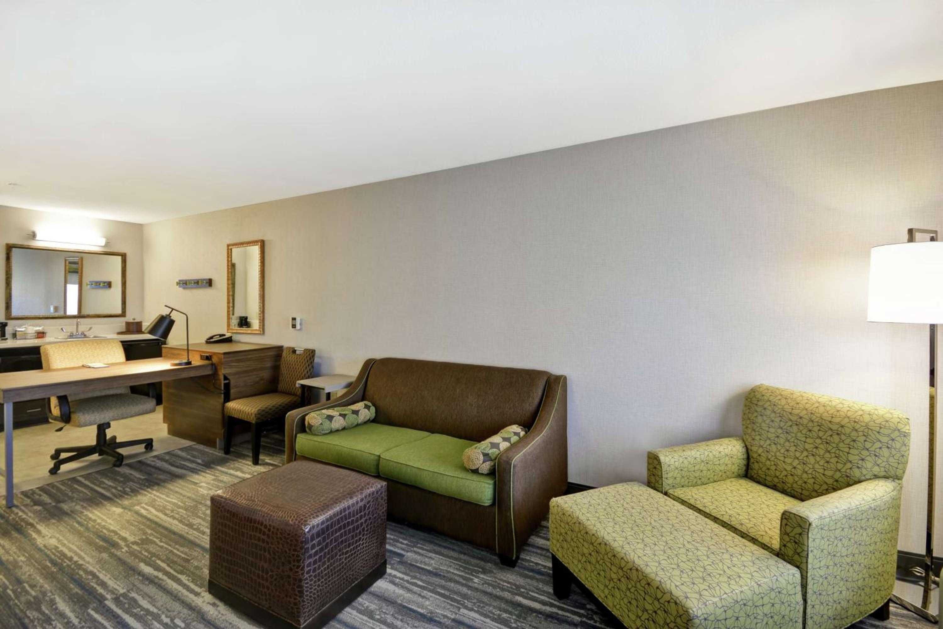 Studio Suite with Two Queen Beds and Sofa Bed - Non-Smoking - Photo 1