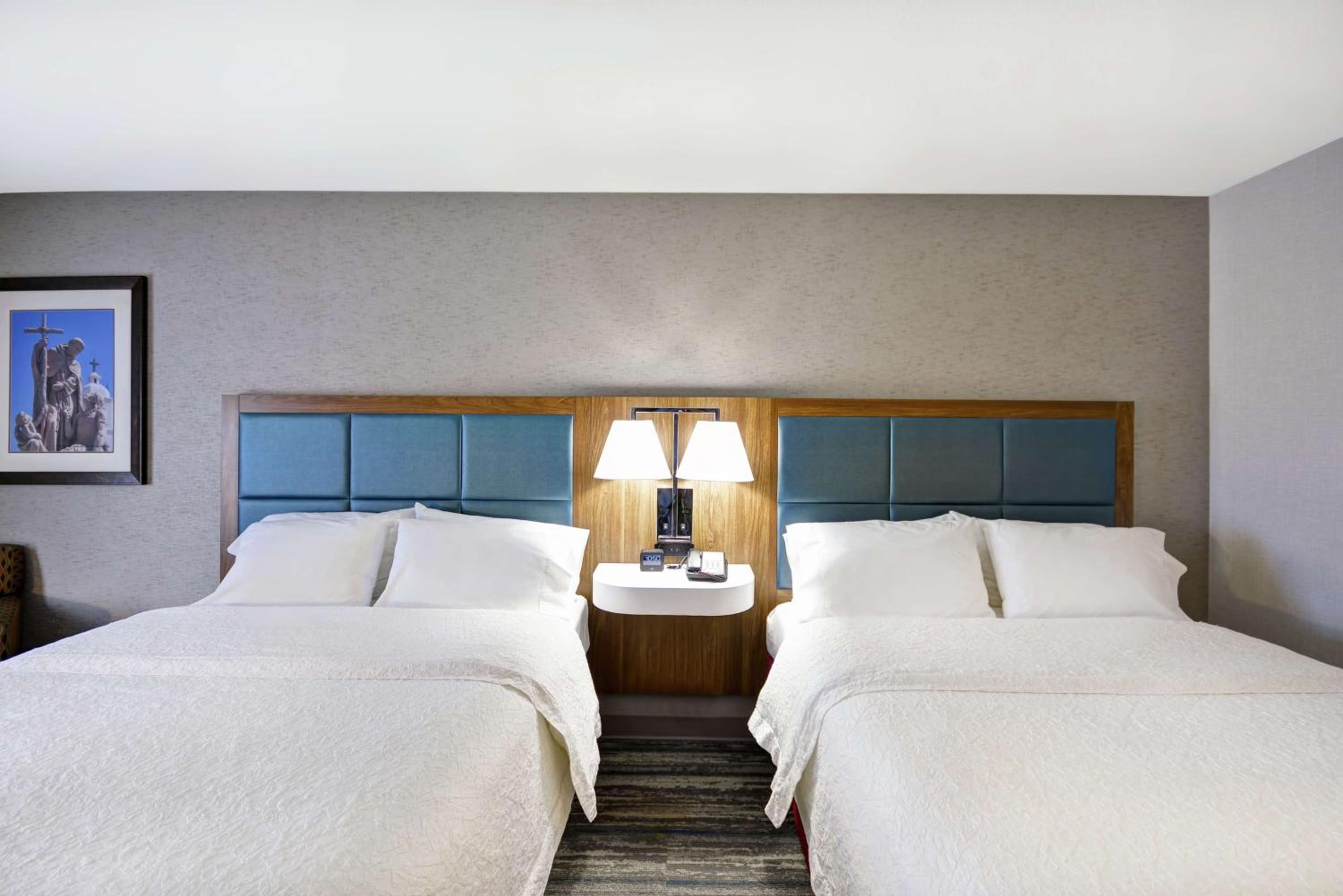 Room with Two Queen Beds - Non-Smoking - Photo 1