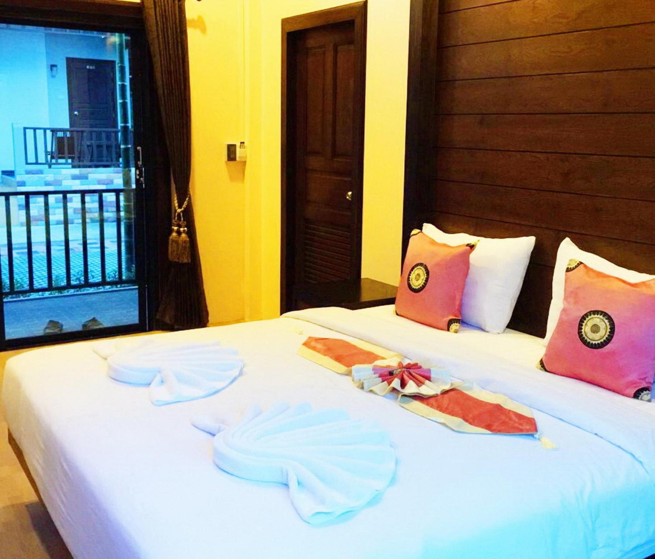 Deluxe Double Room - Photo 14